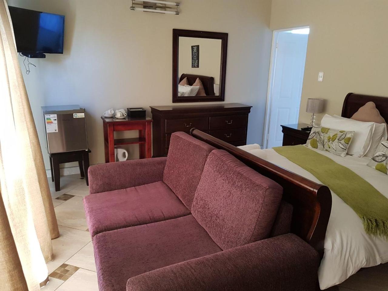 Double Room with Ocean View - Photo 4