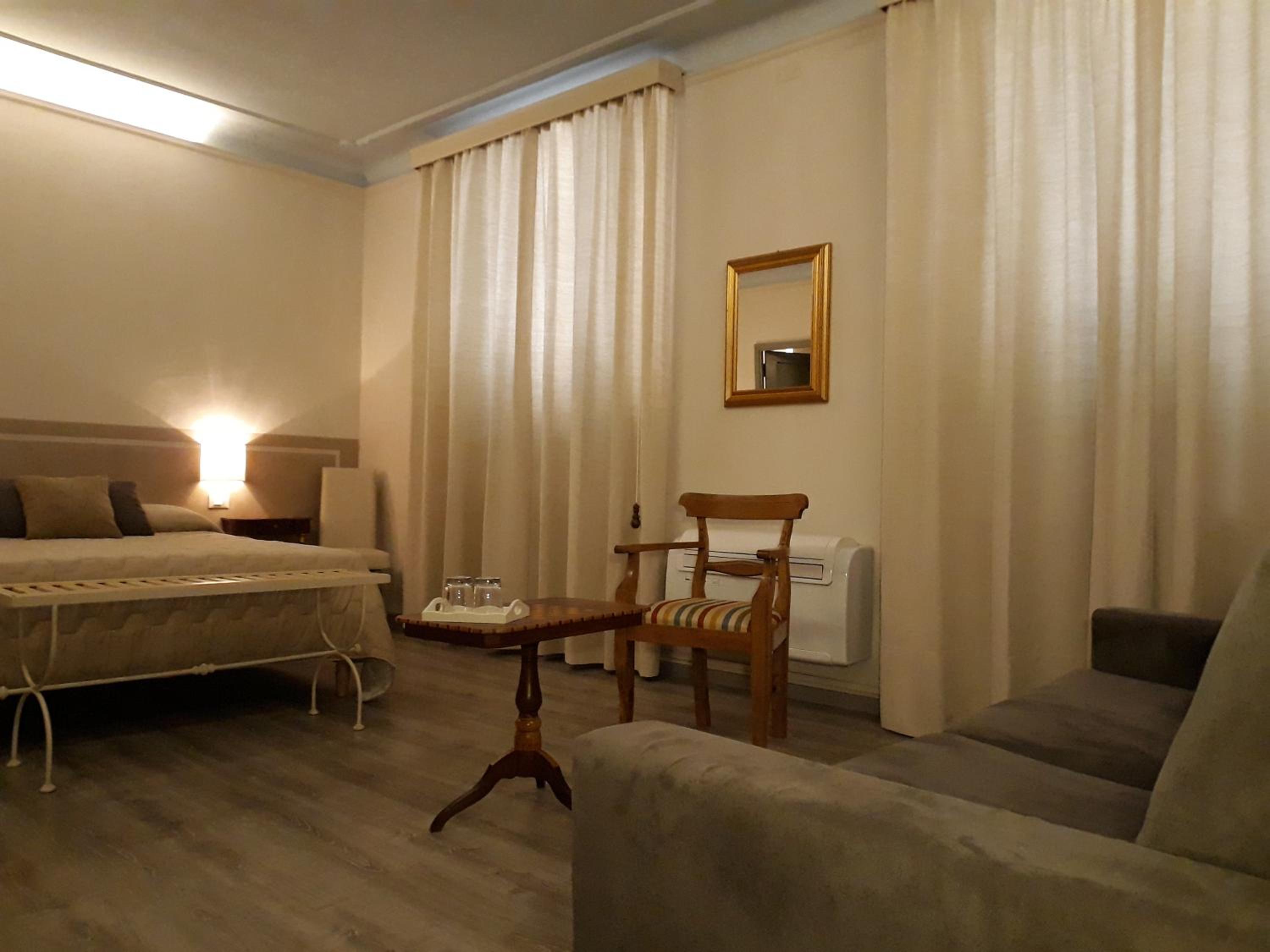 Quadruple Room - Photo 1