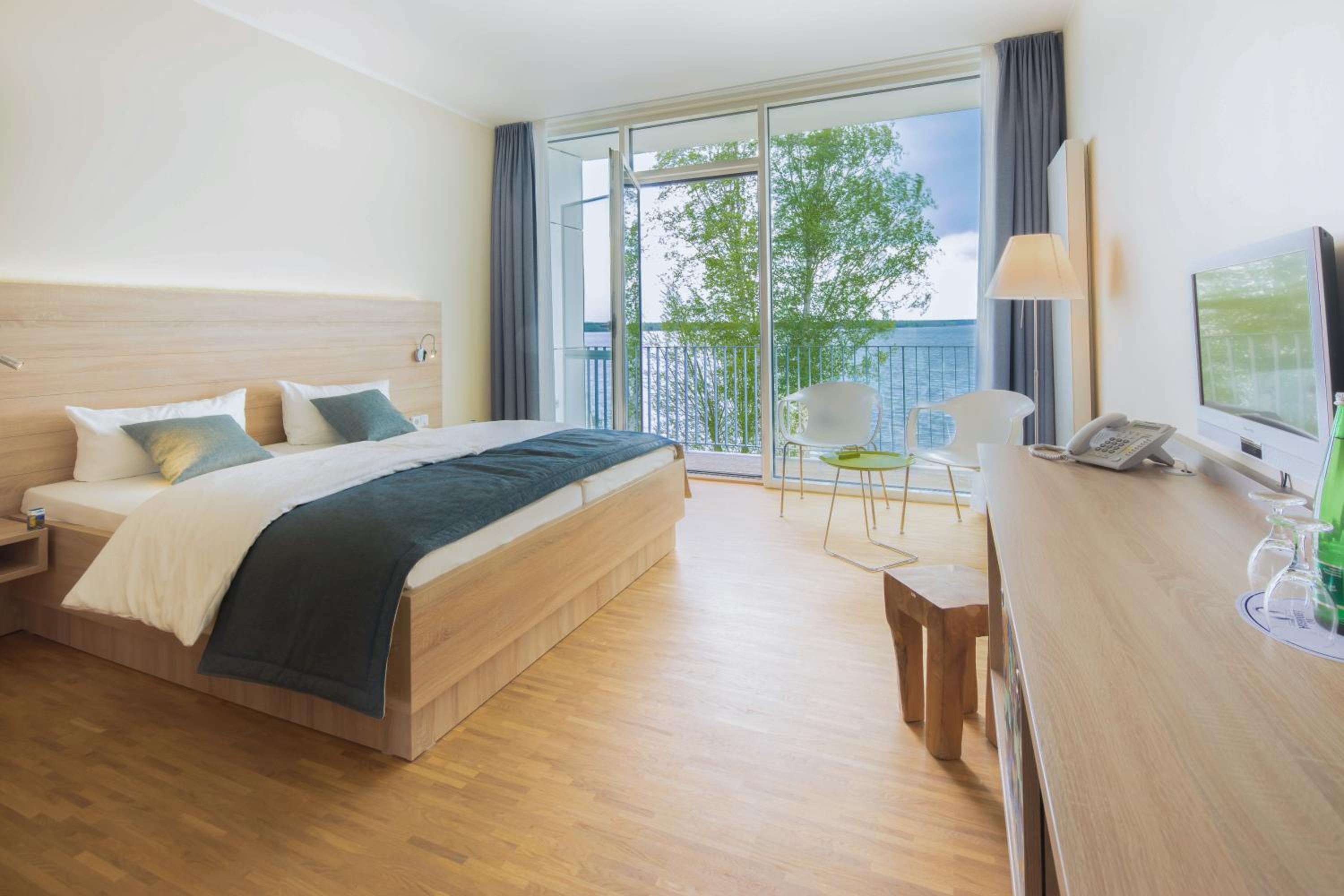 Premium Double Room With Lake View photo 1