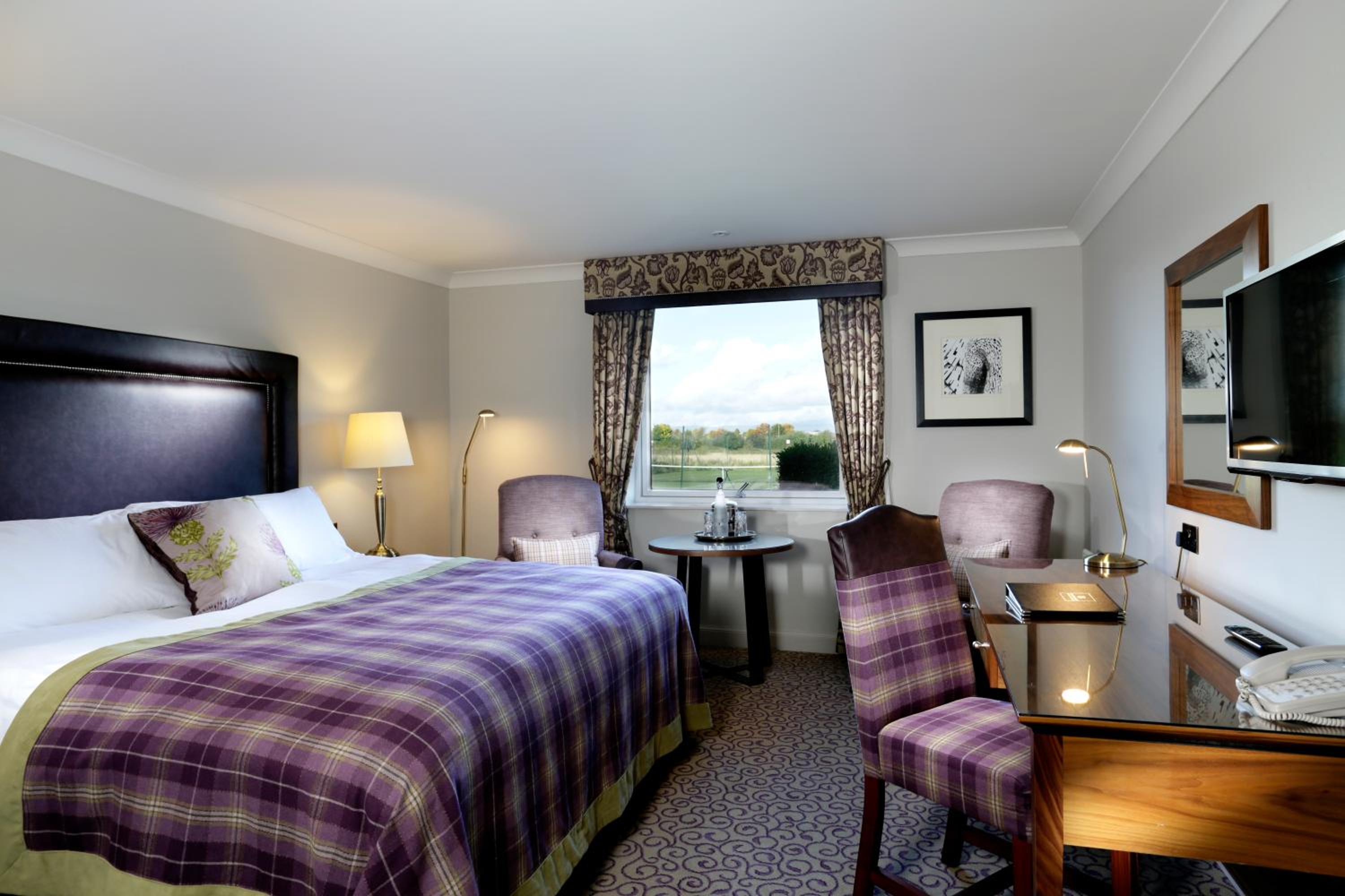Feature Double Room - Photo 1
