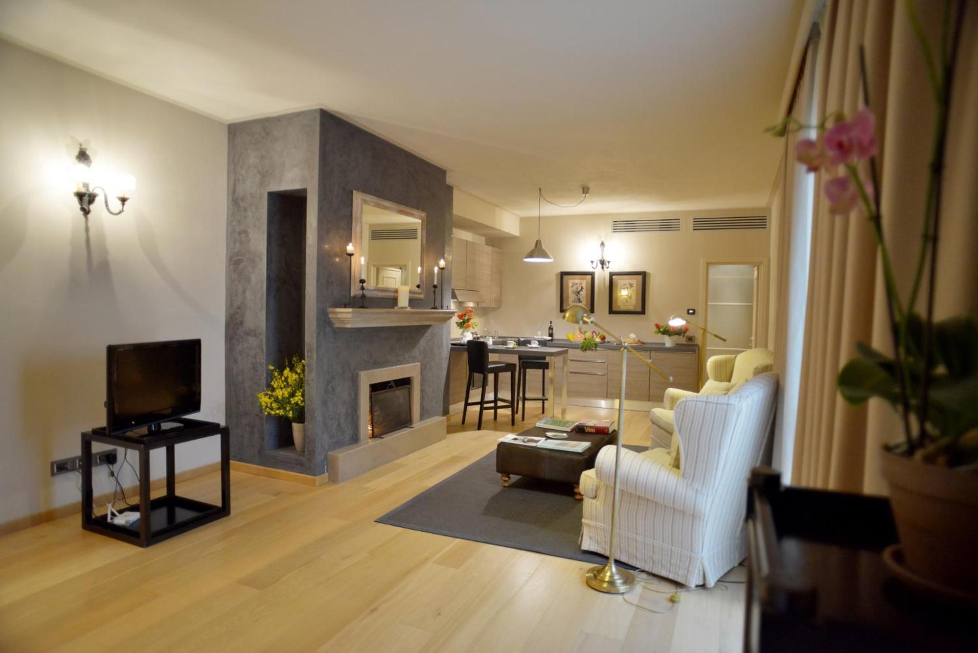 Studio (2 Adults)