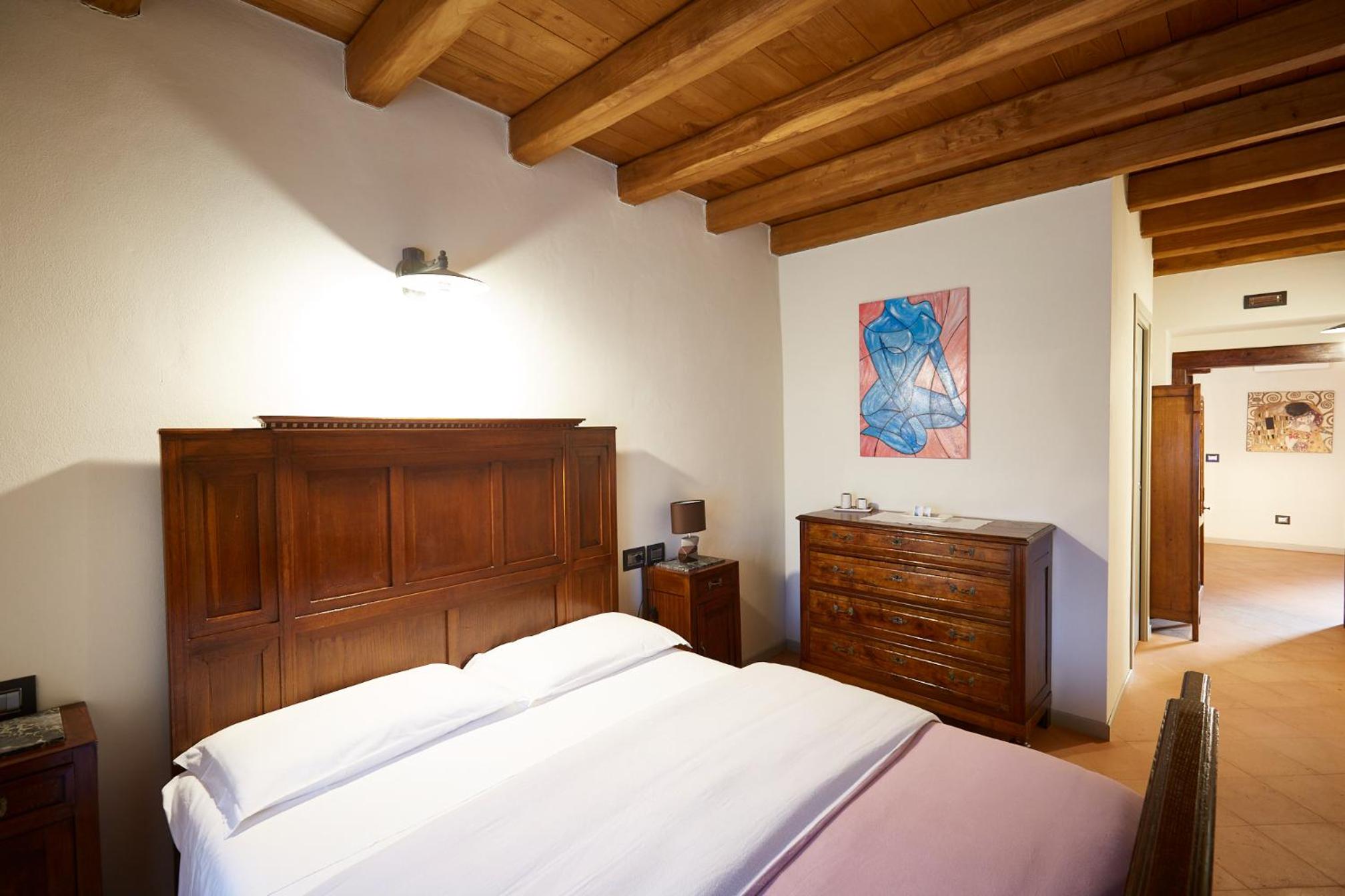 Double Room - Photo 6