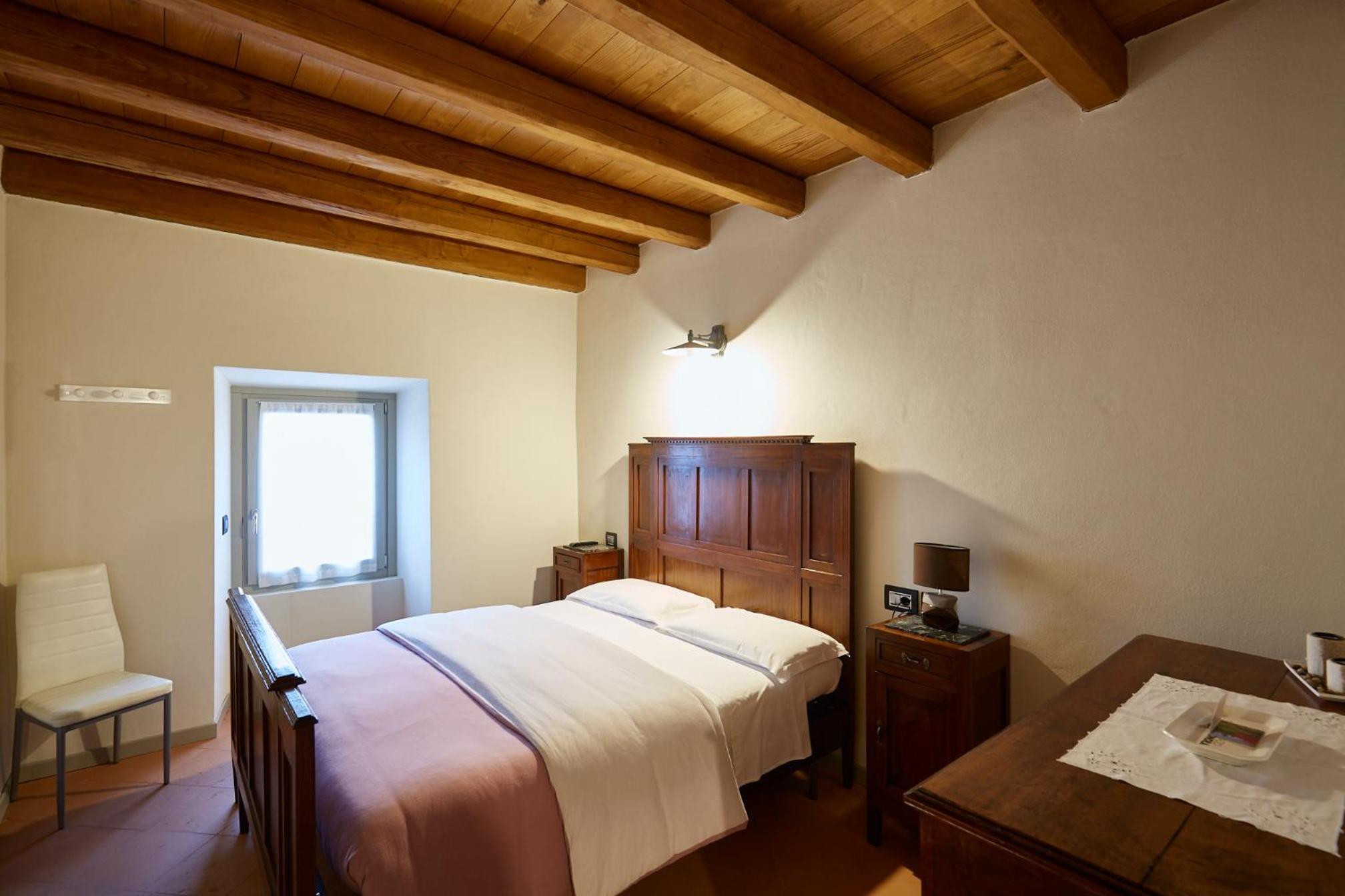 Double Room - Photo 7