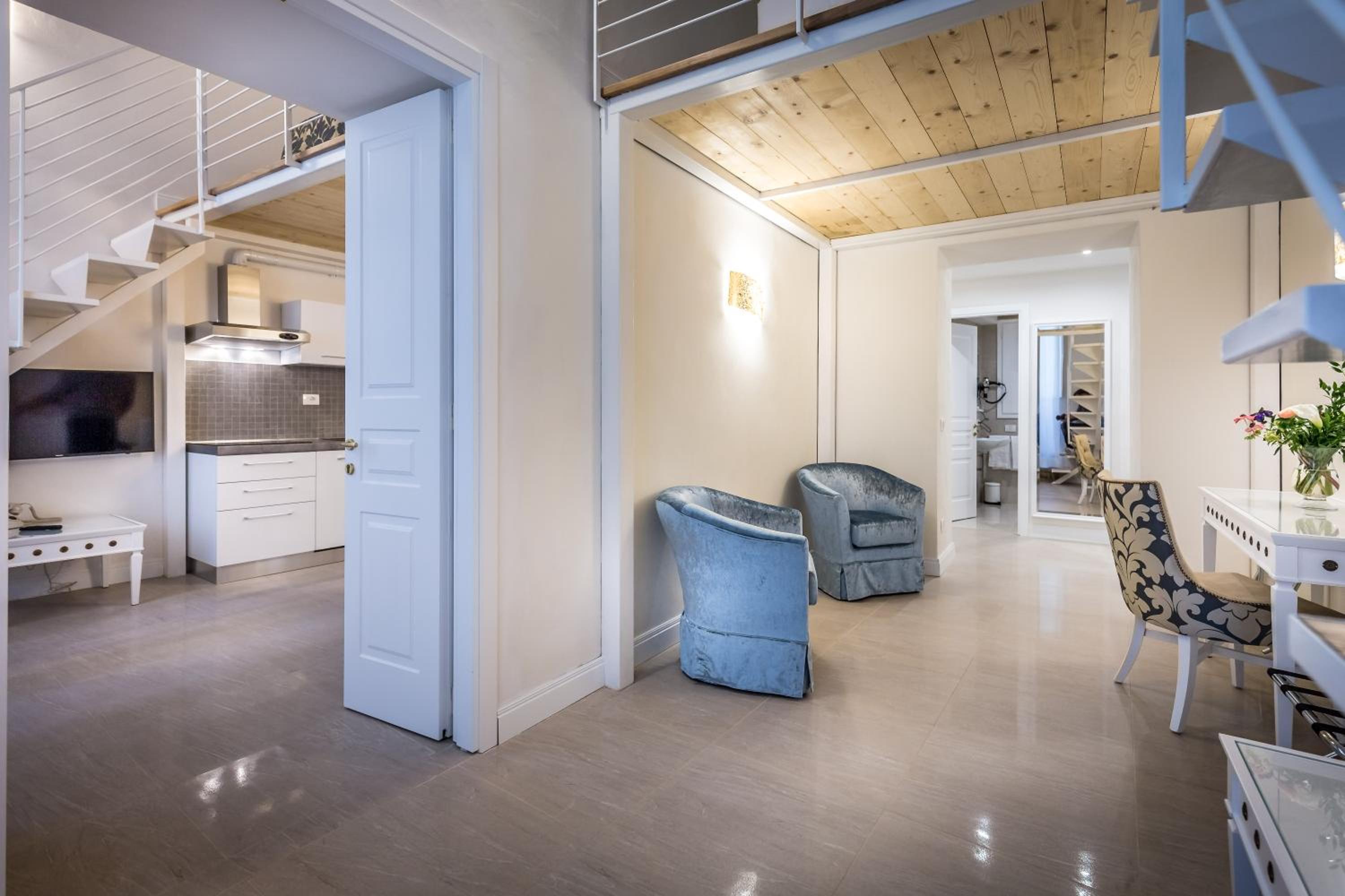 Suite photo 1
