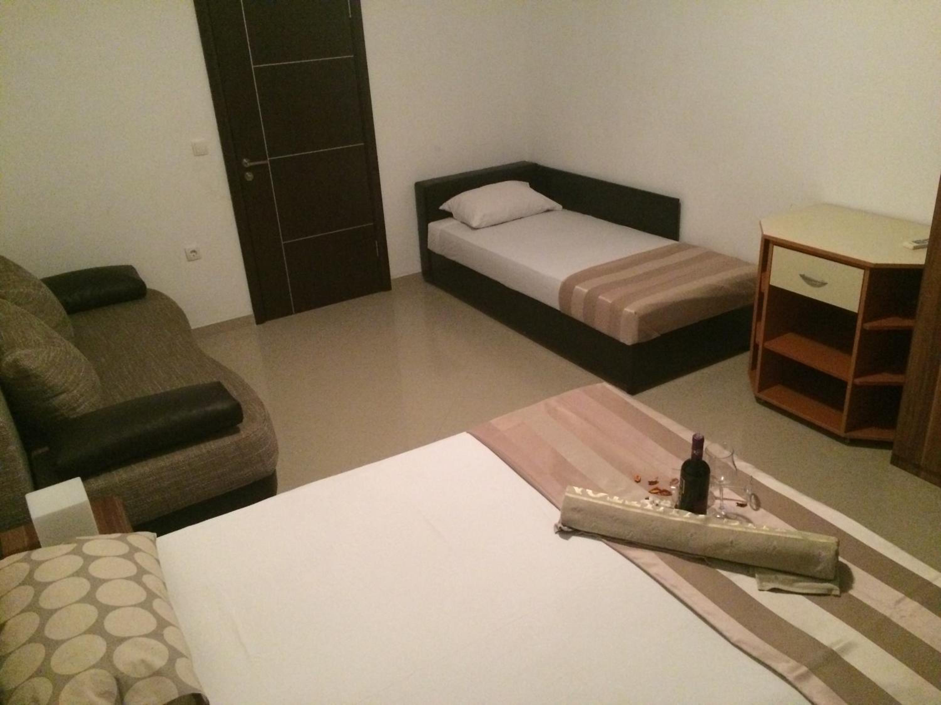Studio with Terrace (4 Adults) - Photo 3