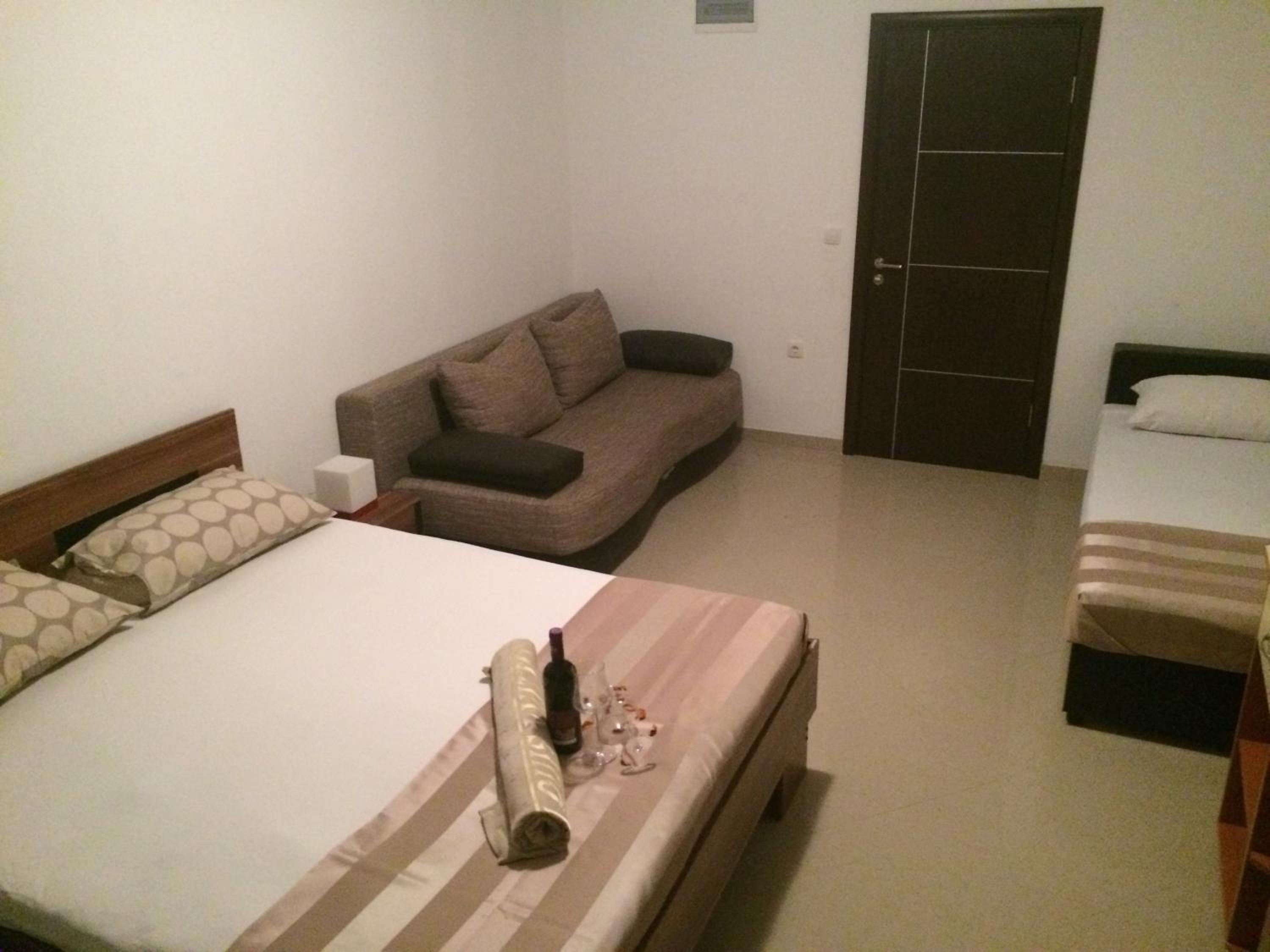 Studio with Terrace (4 Adults) - Photo 4