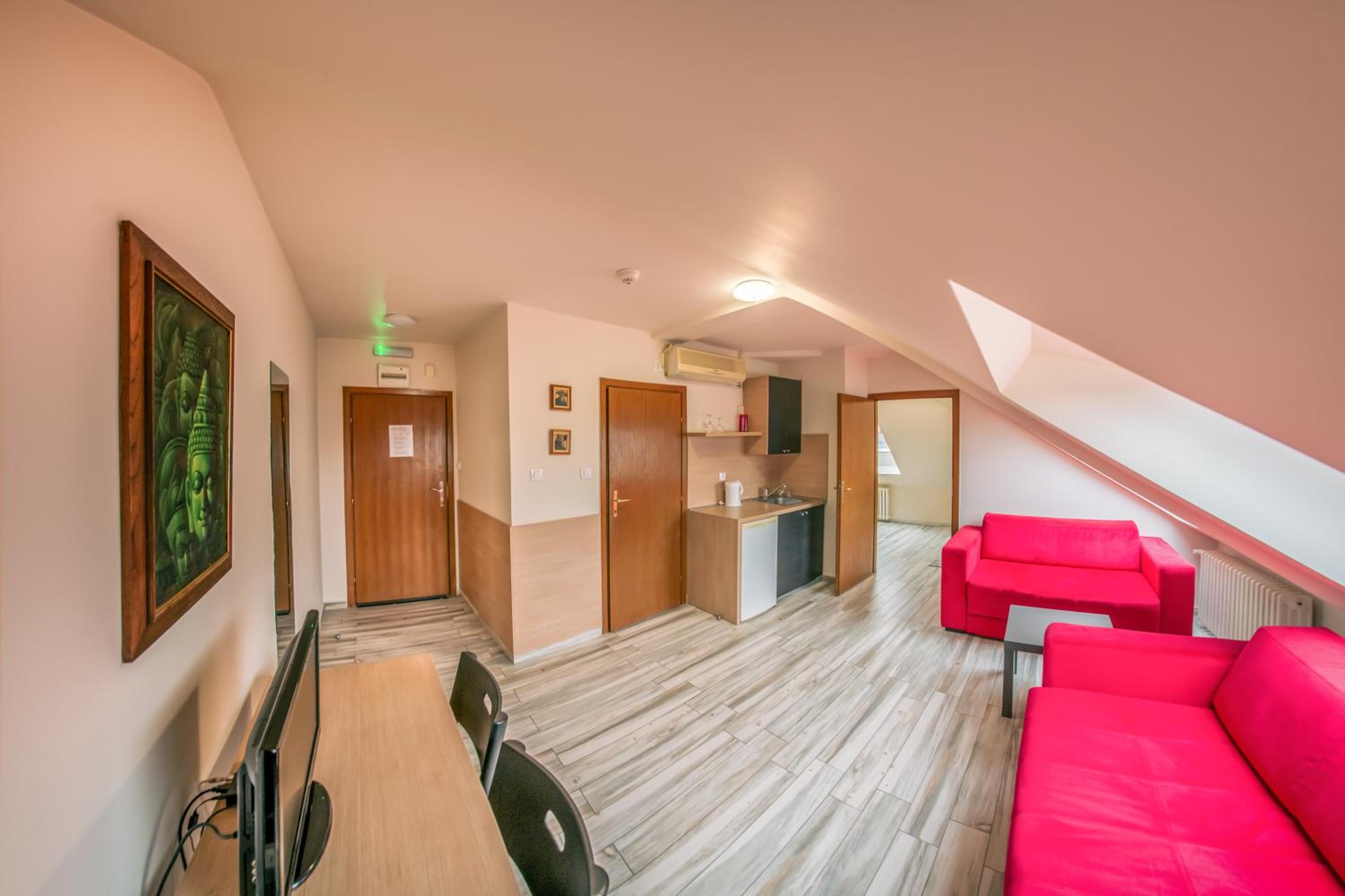 One-Bedroom Apartment (4 Adults) photo 1