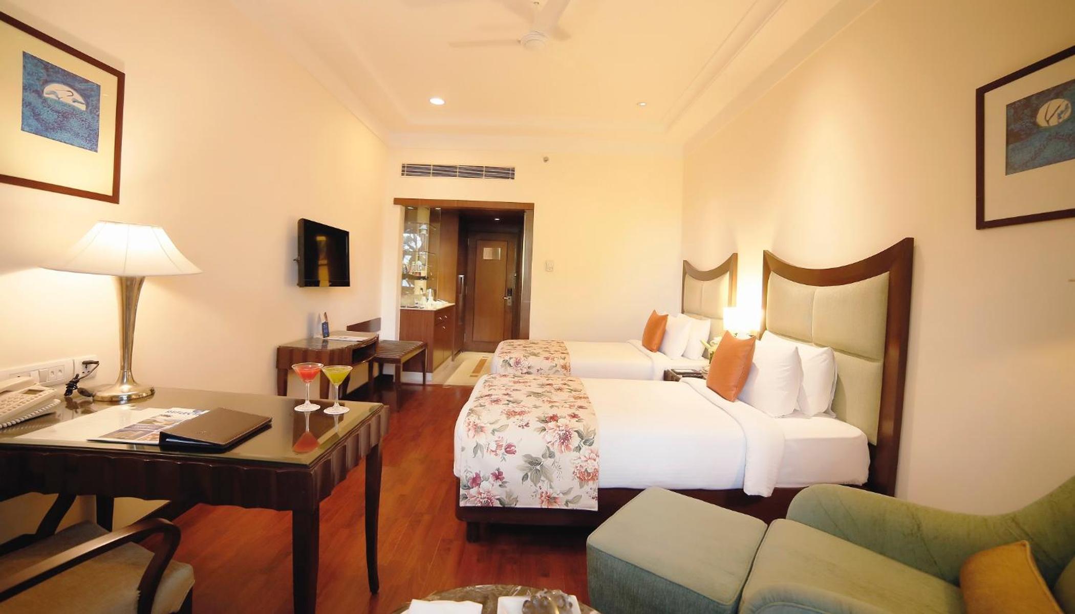 Superior Double or Twin Room with 15% dis on F&B and 2 Hours early check in or late check out subject to availability - Photo 2