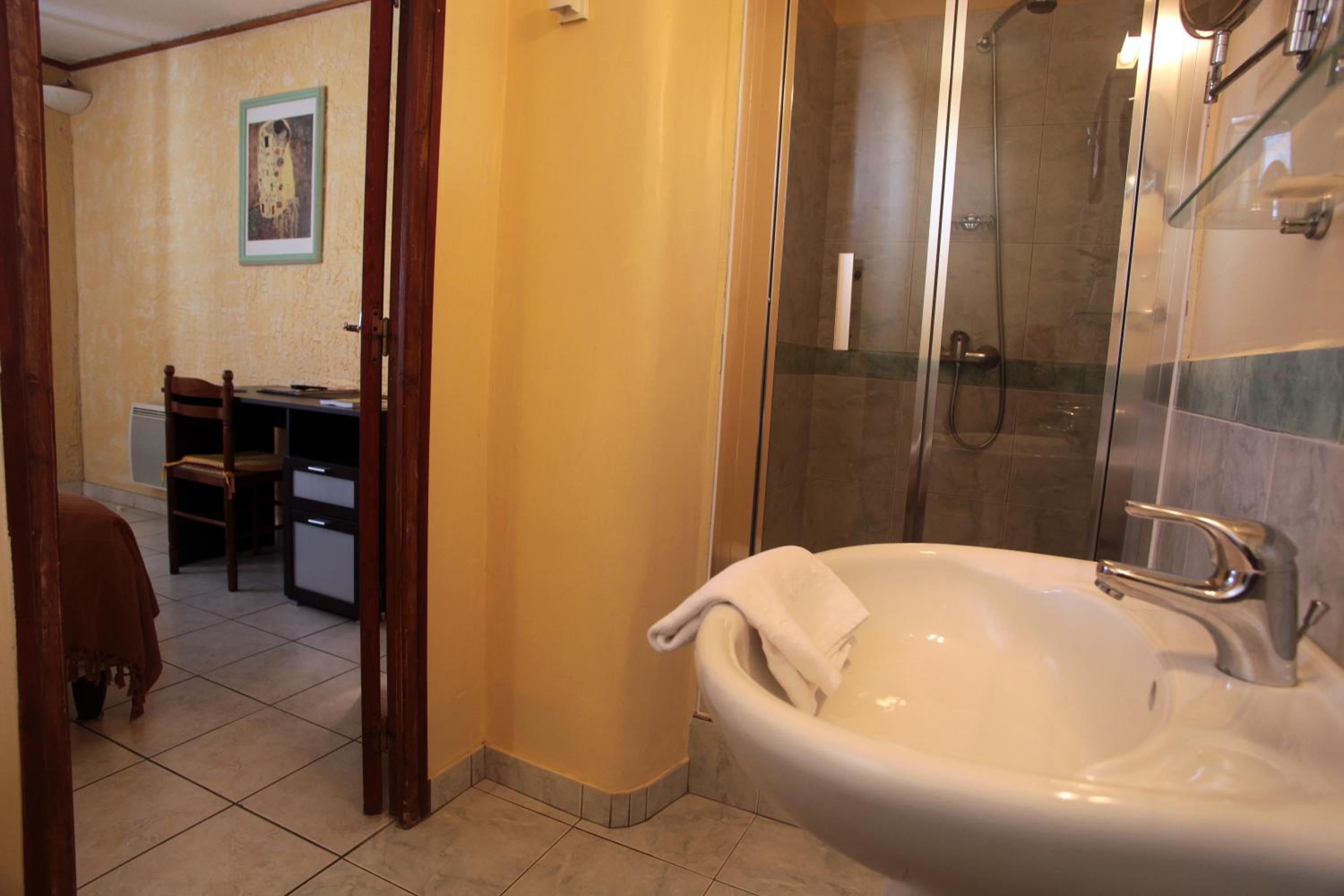 Superior Double Room - Photo 2