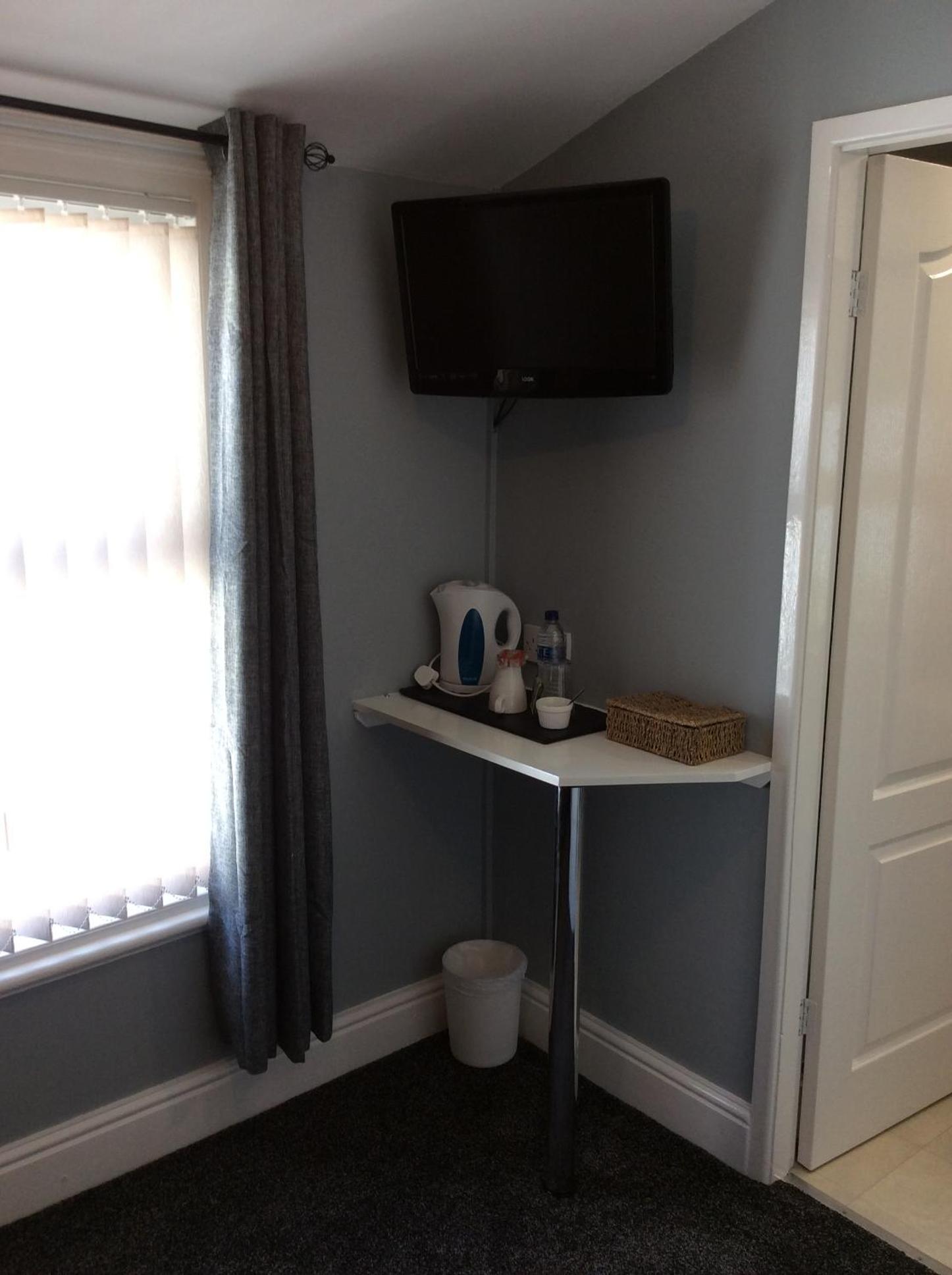 Single Room with Shower photo 3