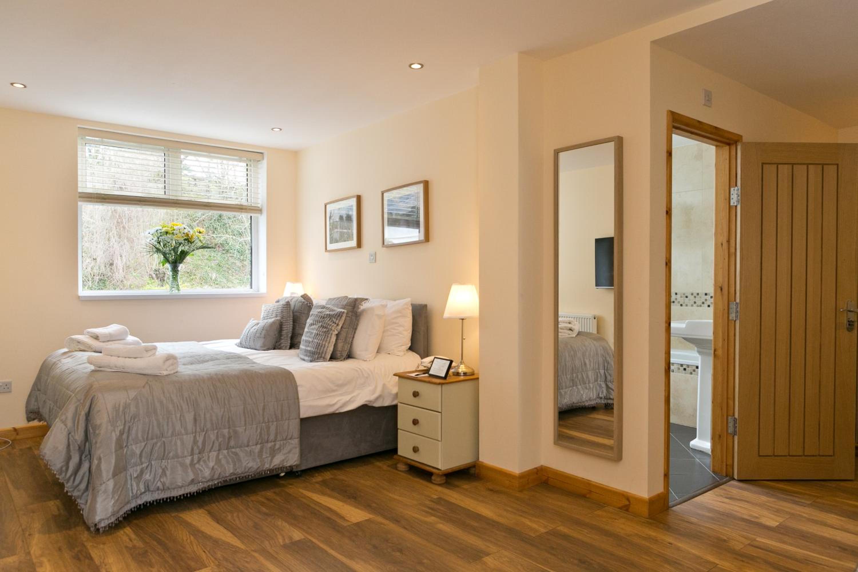 Standard Double or Twin Room - Photo 2