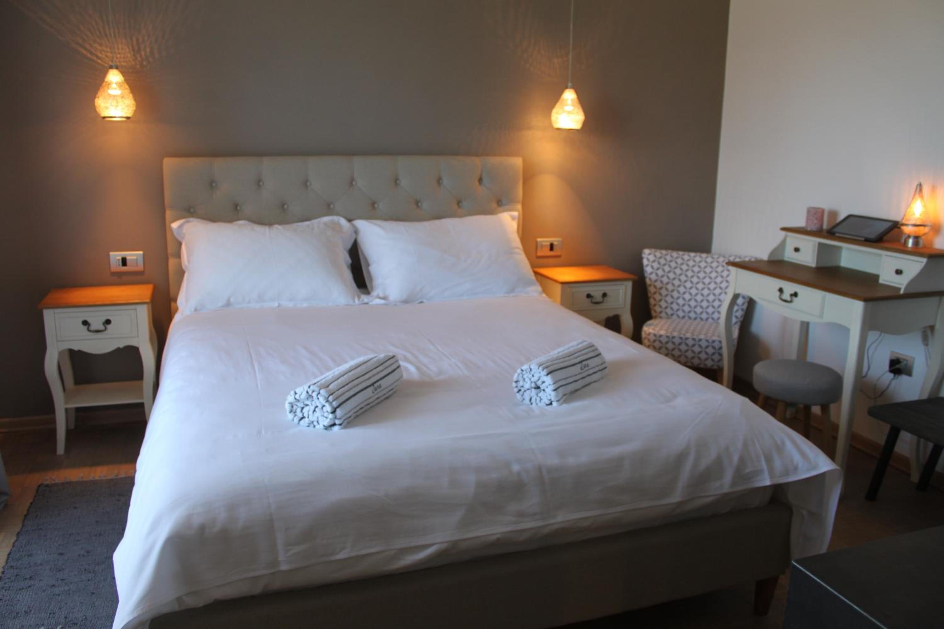 Double Room with Balcony - Photo 35