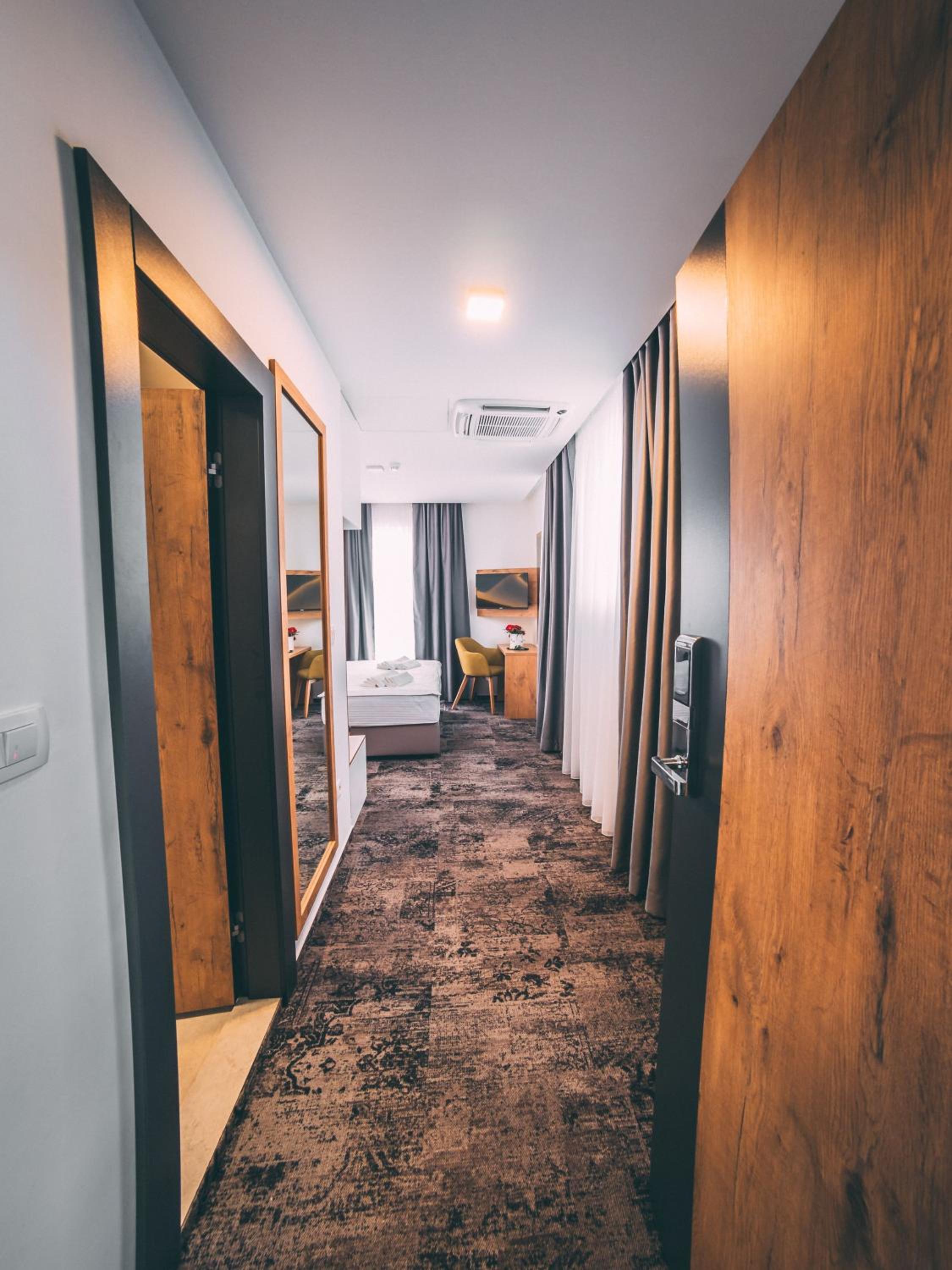 Deluxe Double or Twin Room photo 1