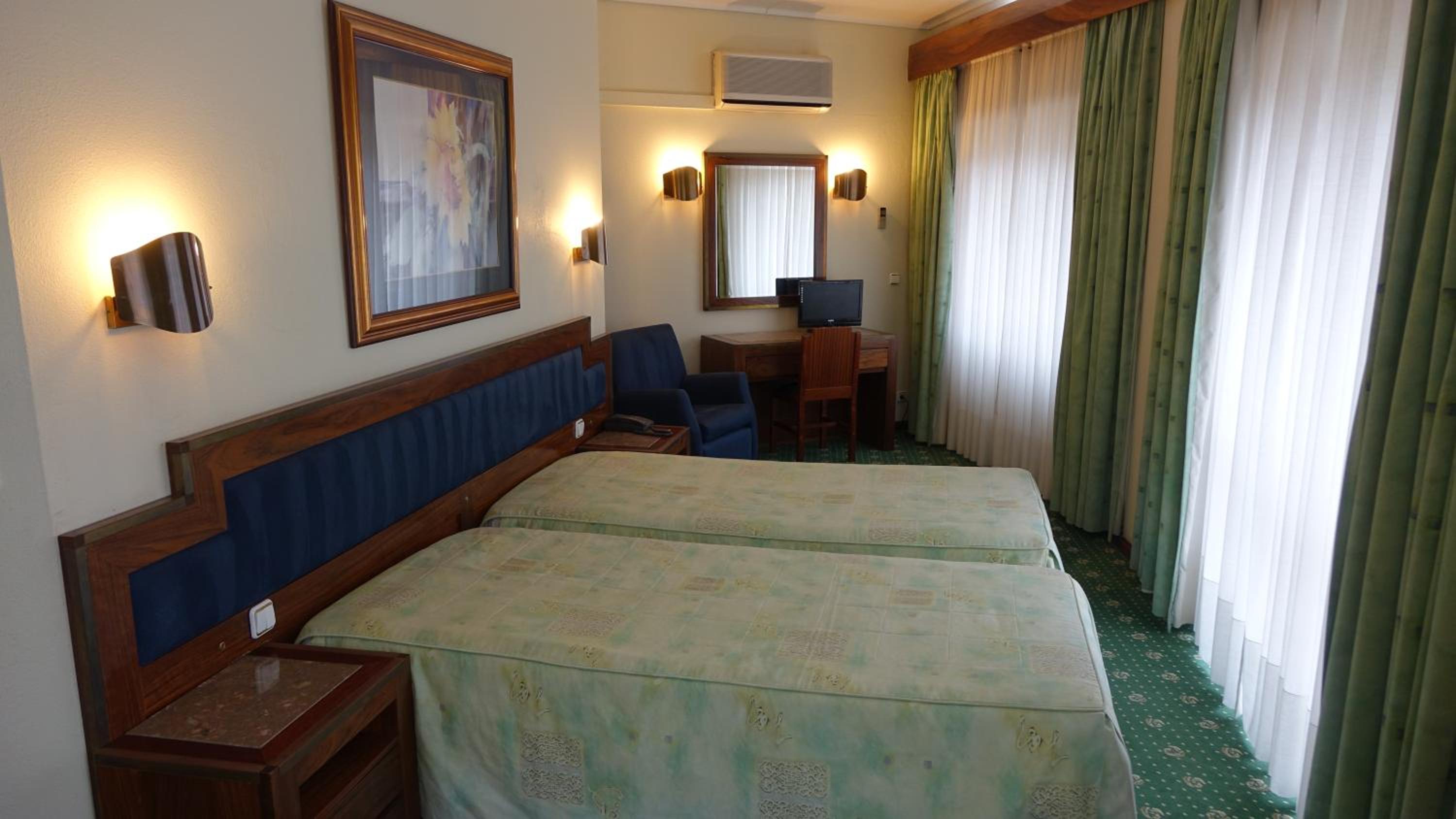 Standard Triple Room - Photo 1