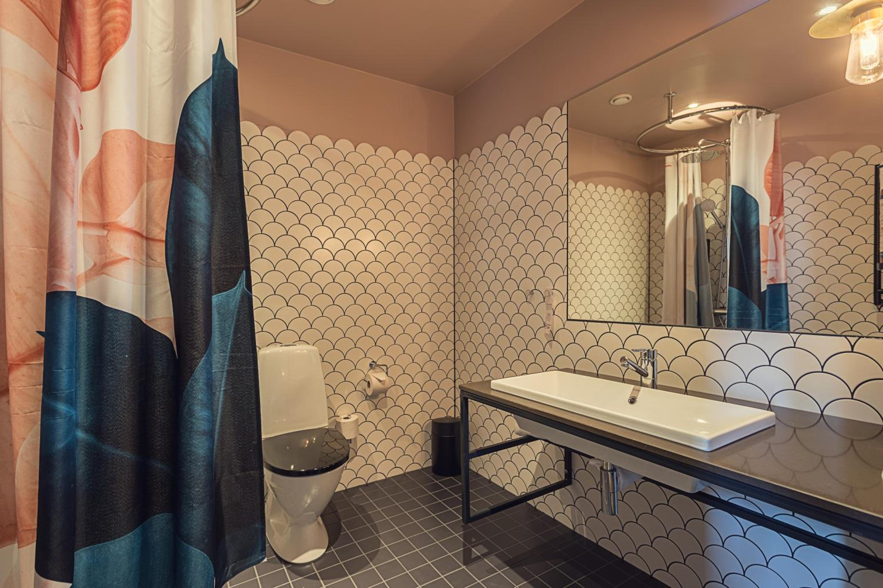 Suite with King Bed and Terrace - Non-Smoking - Photo 32