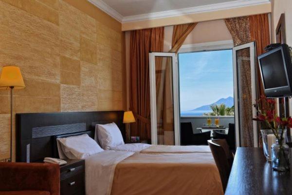 Junior Suite with Balcony - Photo 1