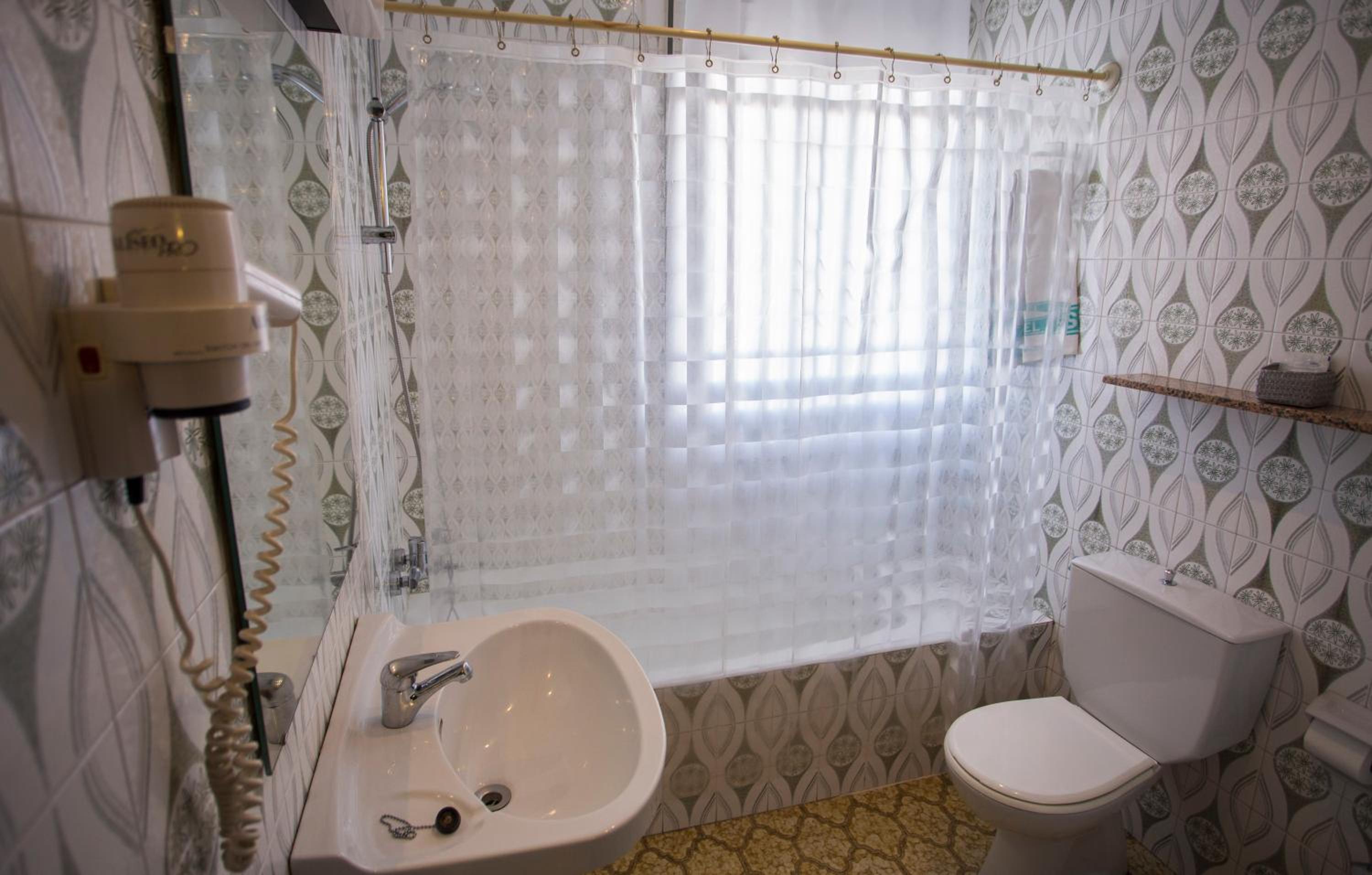 Double or Twin Room photo 3
