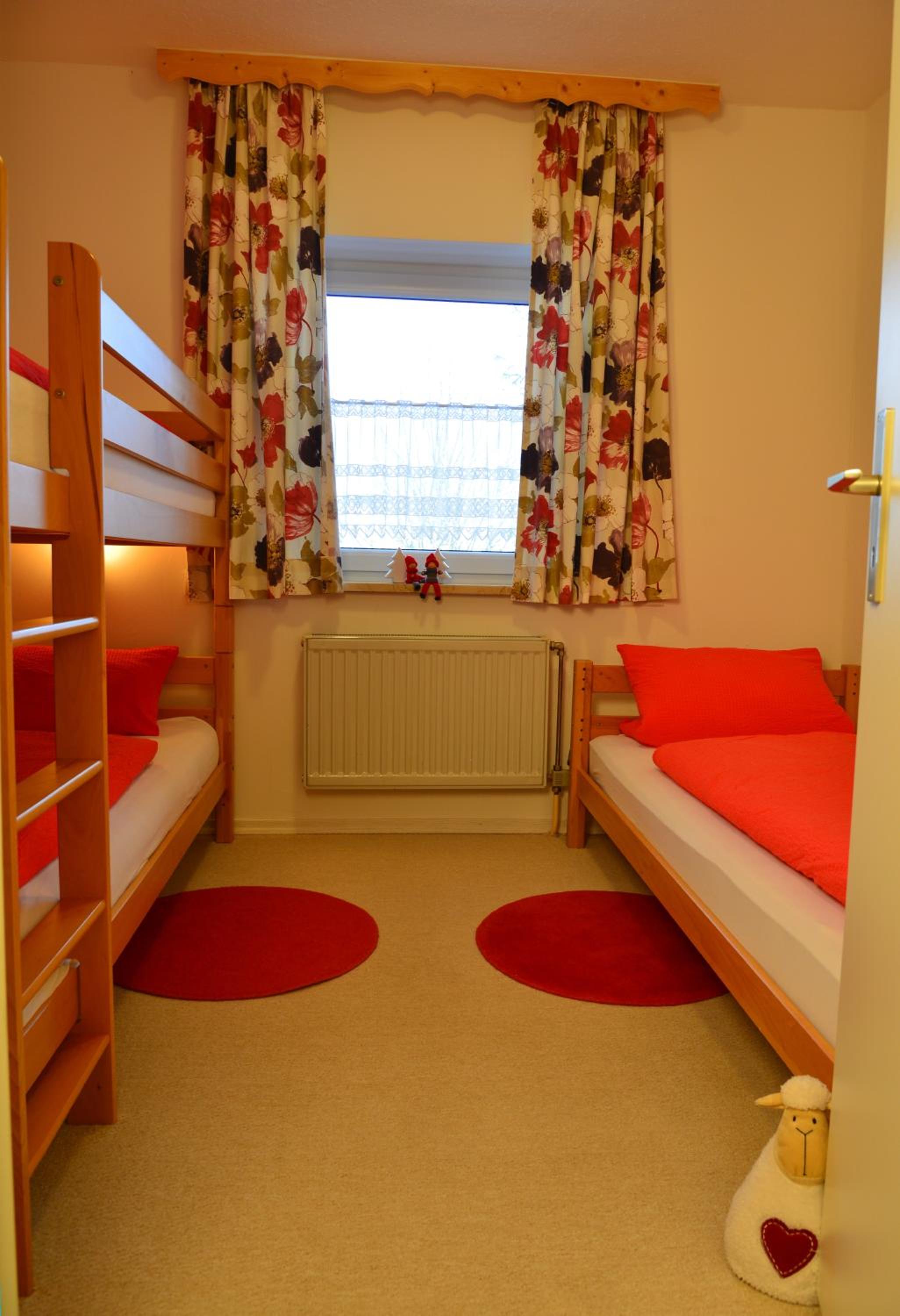 Two-Bedroom Apartment (2 Adults + 3 Children) - Christl photo 2