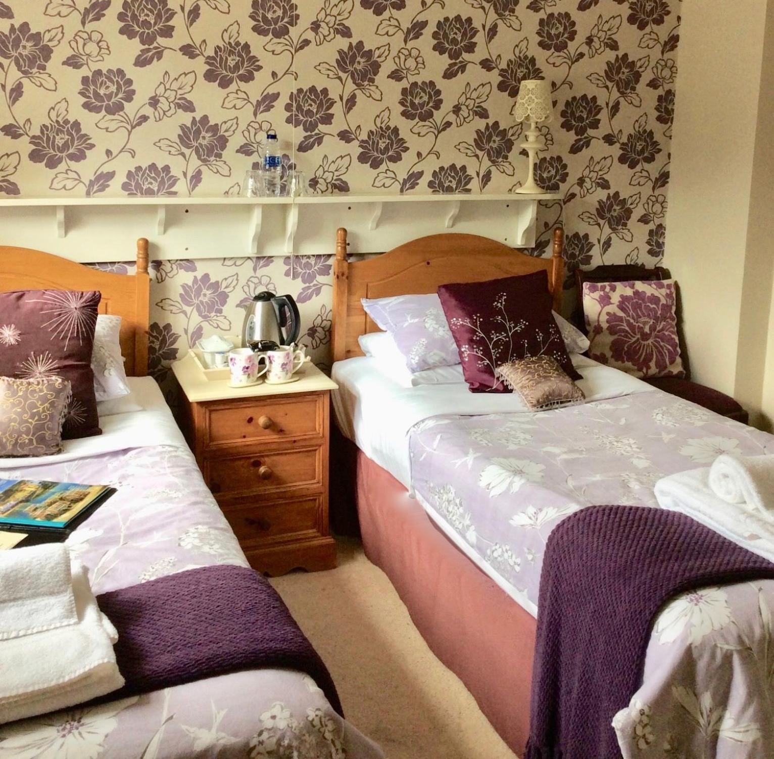 Butterwicks- Twin Standard En-suite  photo 2