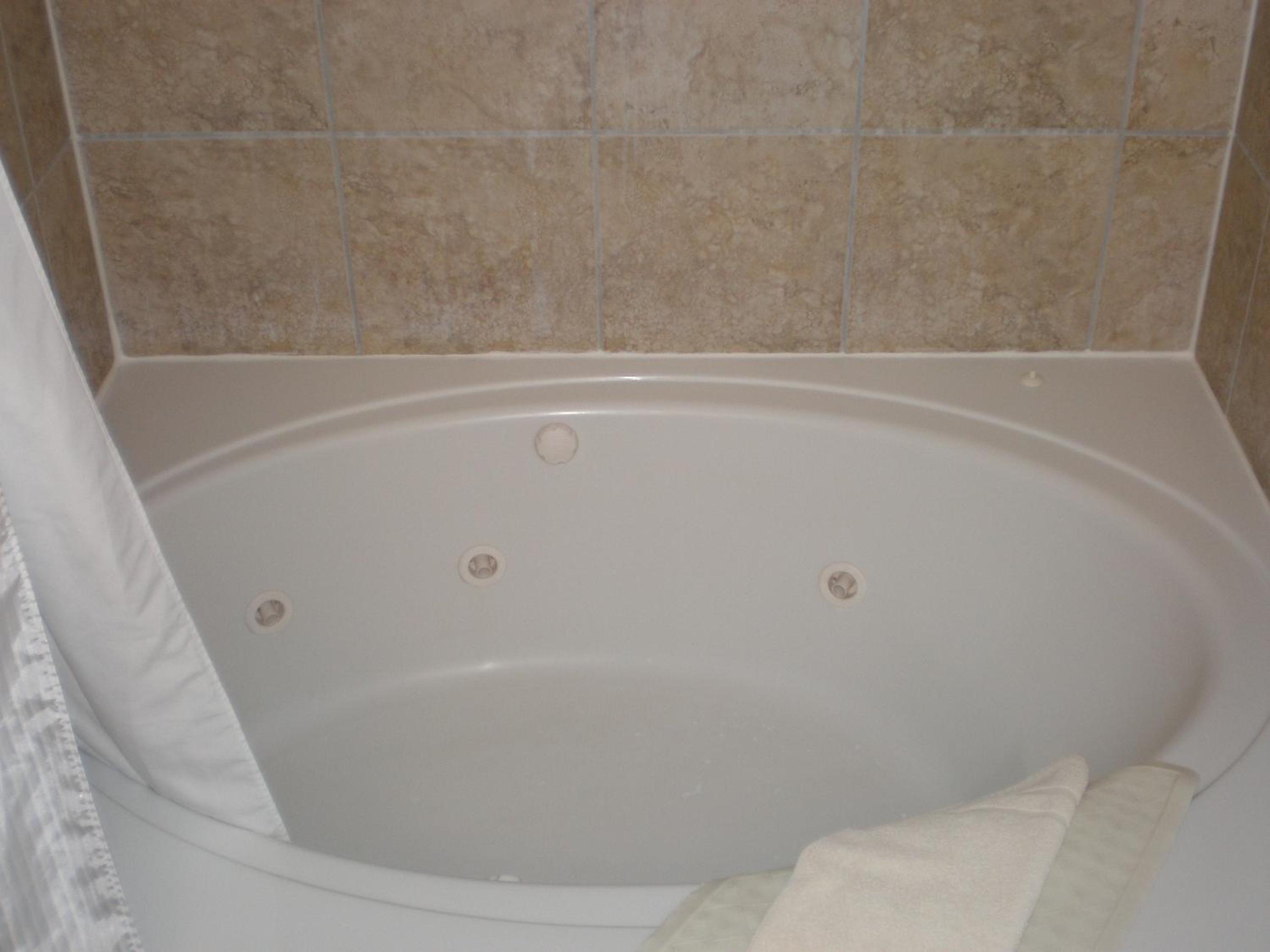 King Suite with Spa Bath with Sofa Bed - Non-smoking - Photo 3