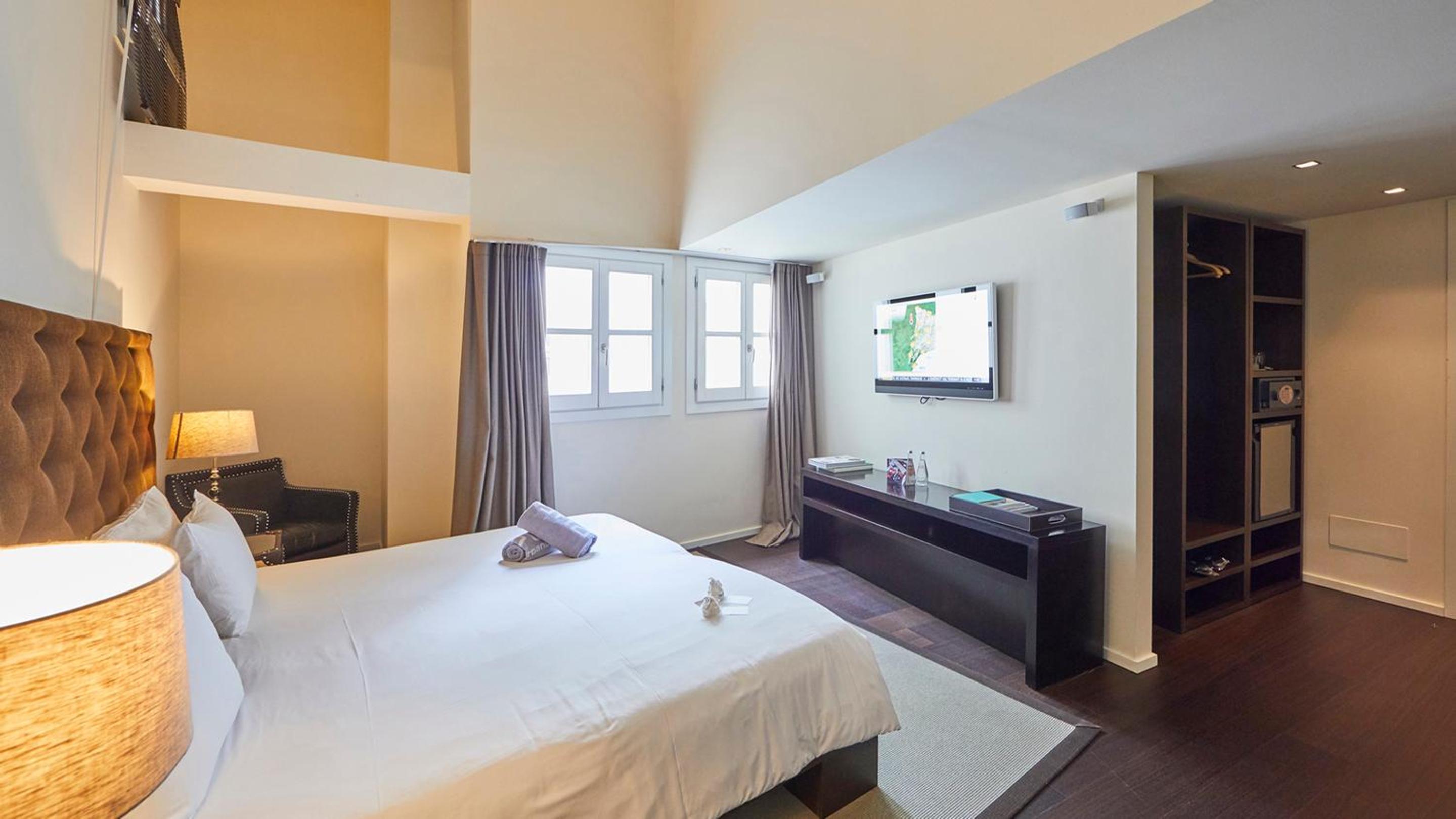 Mandala Deluxe Double Room photo 3