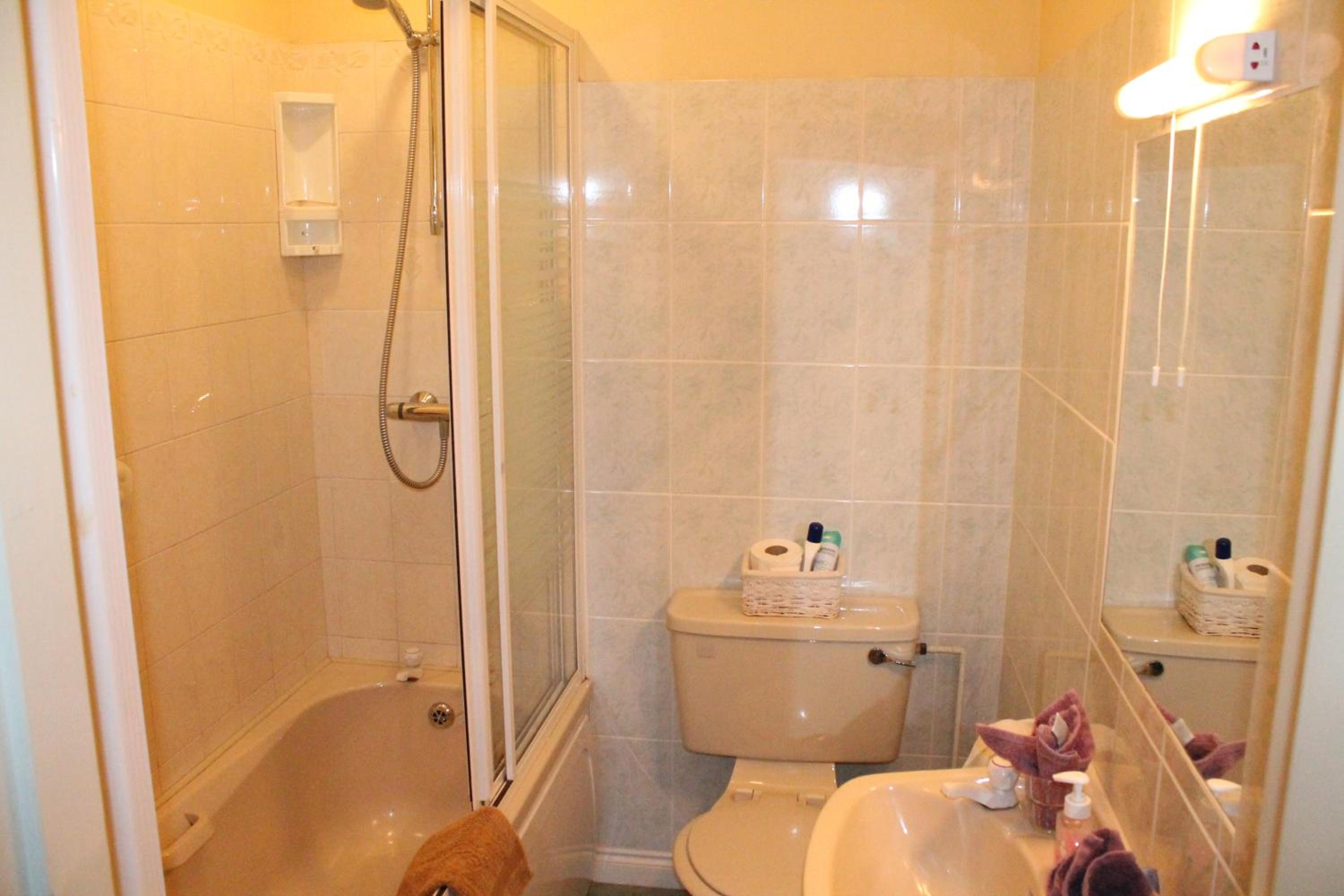 Double Room - Photo 25