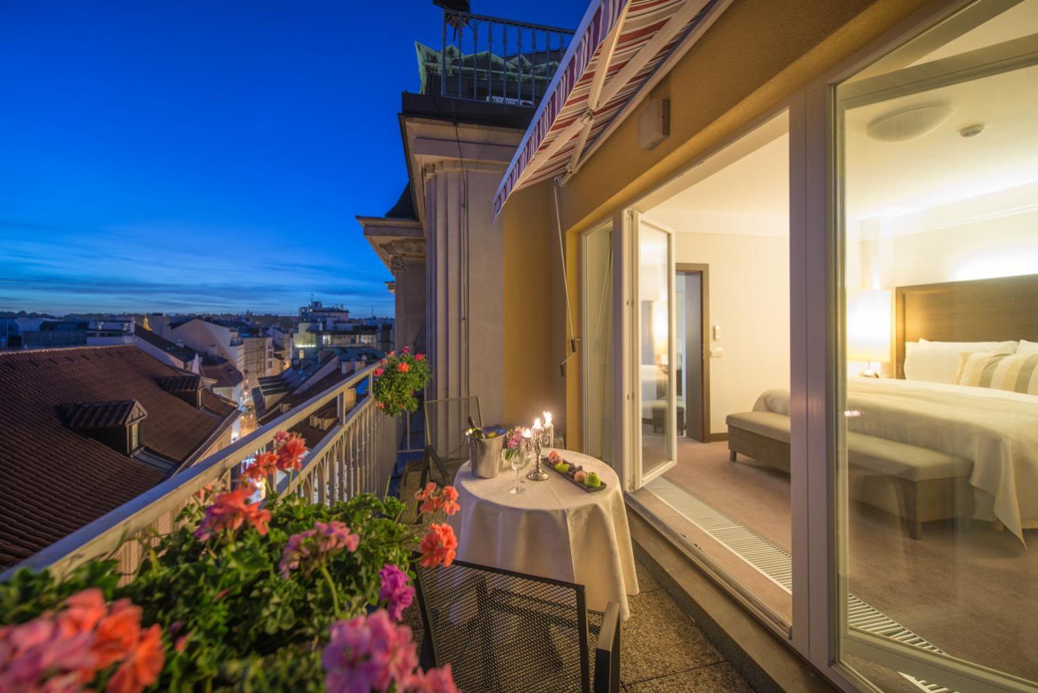 Suite with Balcony photo 3