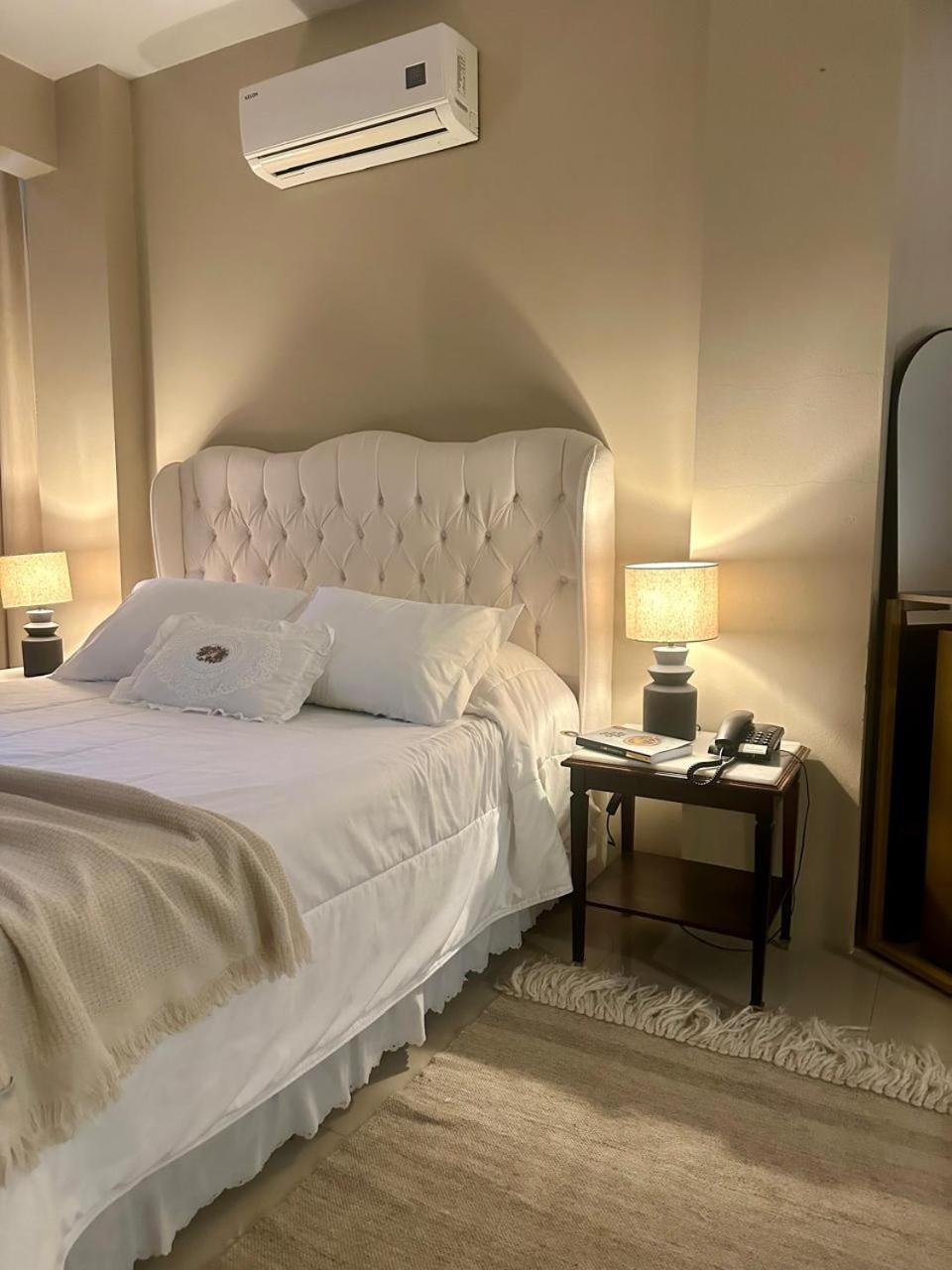 Queen Room photo 1