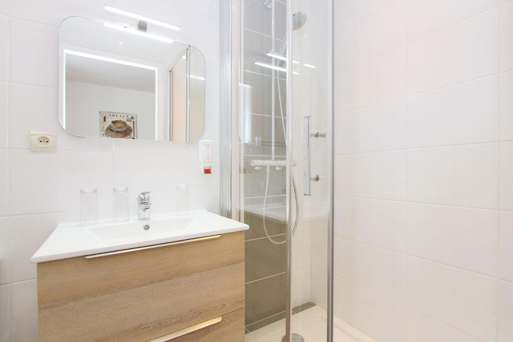 Double Room - Photo 3