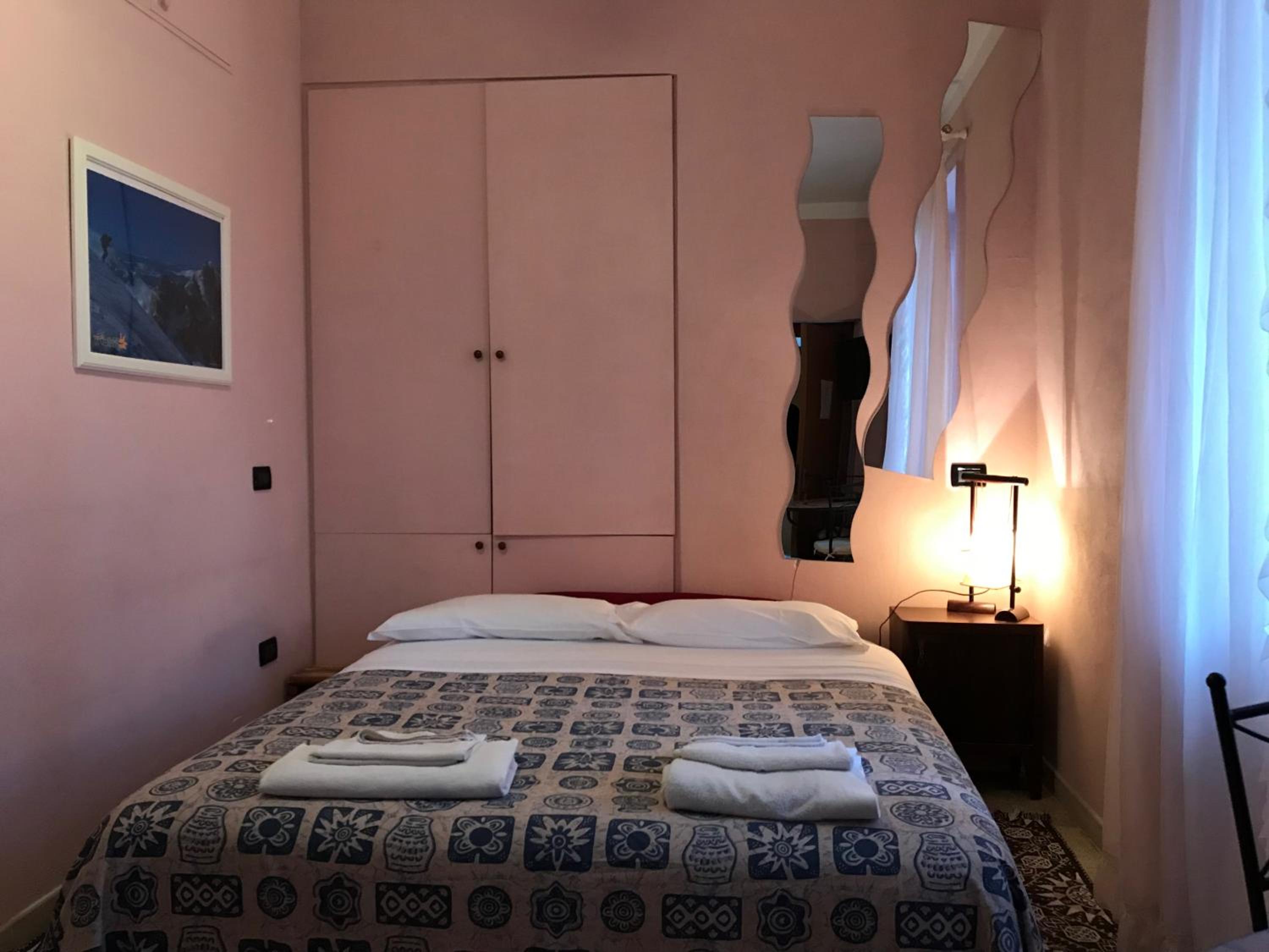 Double Room with Private Bathroom photo 2