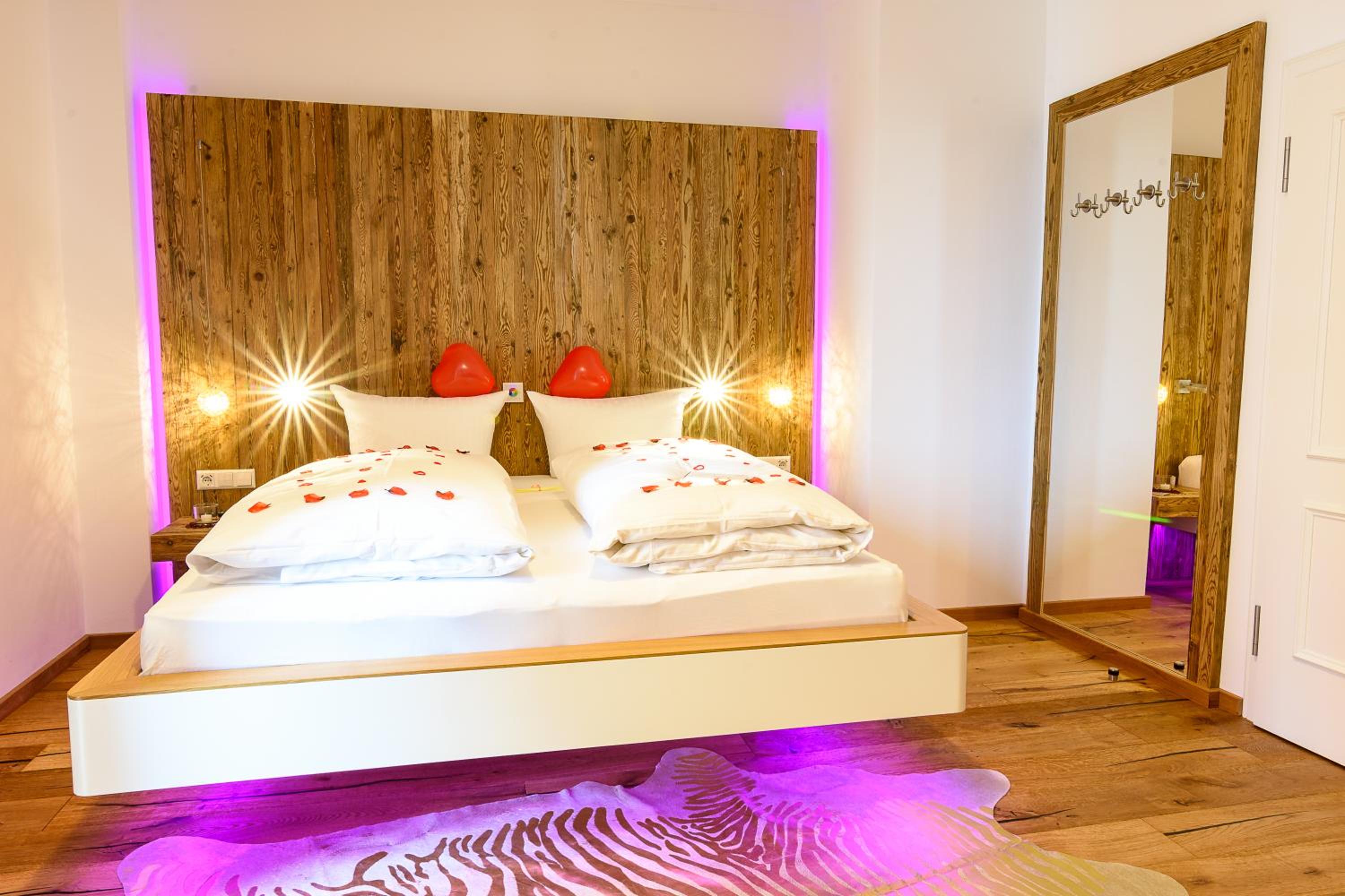 Junior Suite with Terrace - Photo 4
