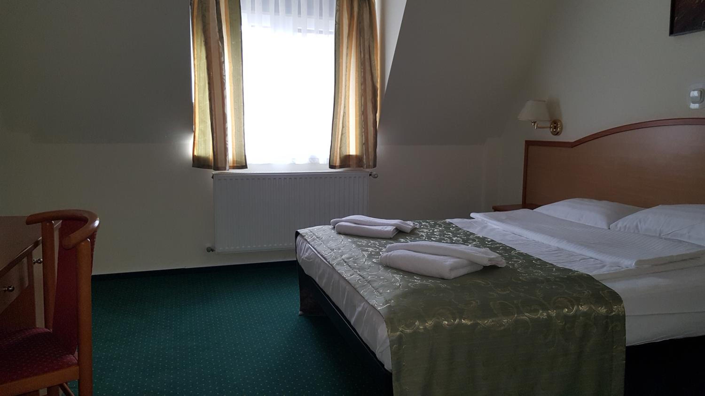Double Room - Photo 5