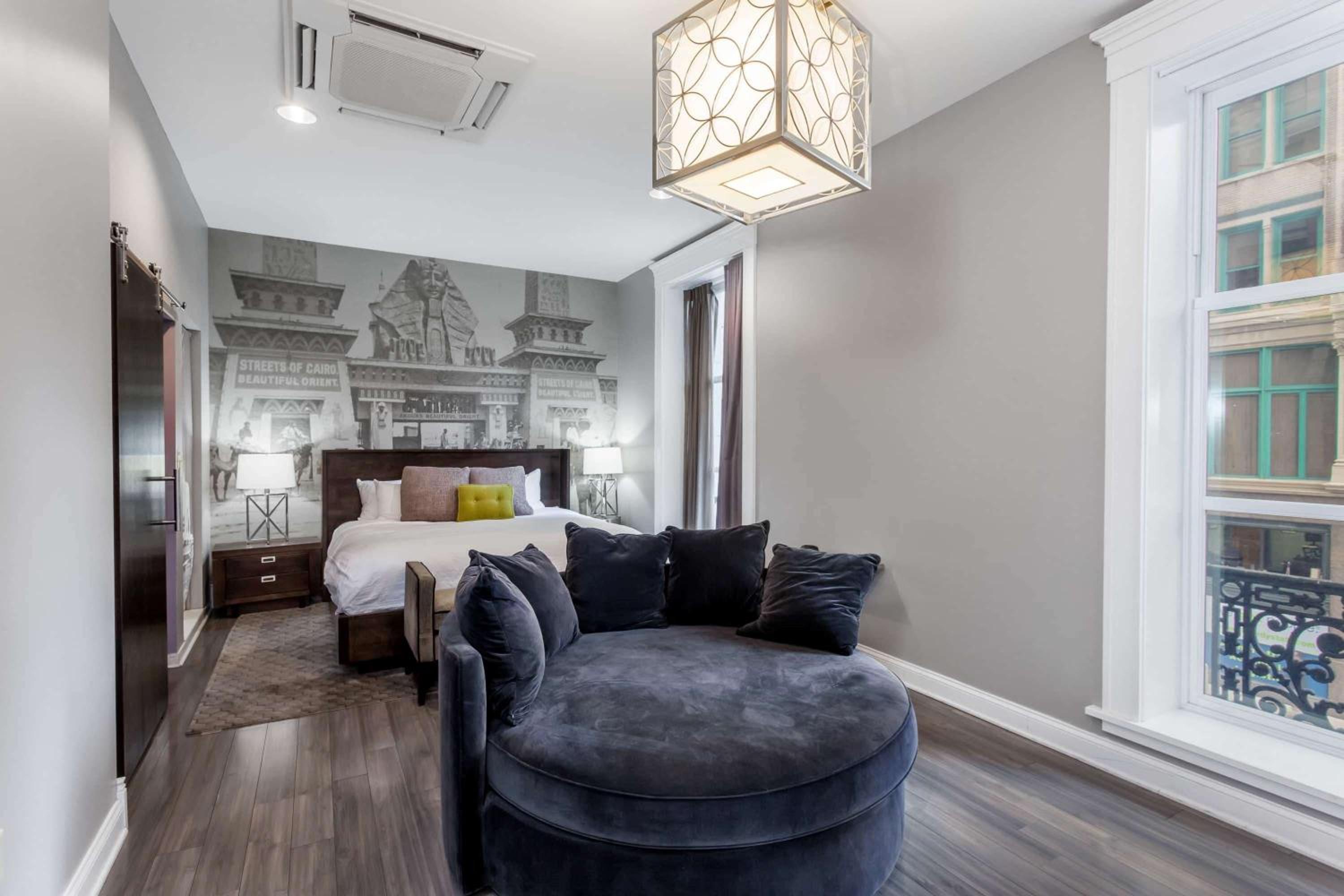 Presidential Suite With King Bed - City View