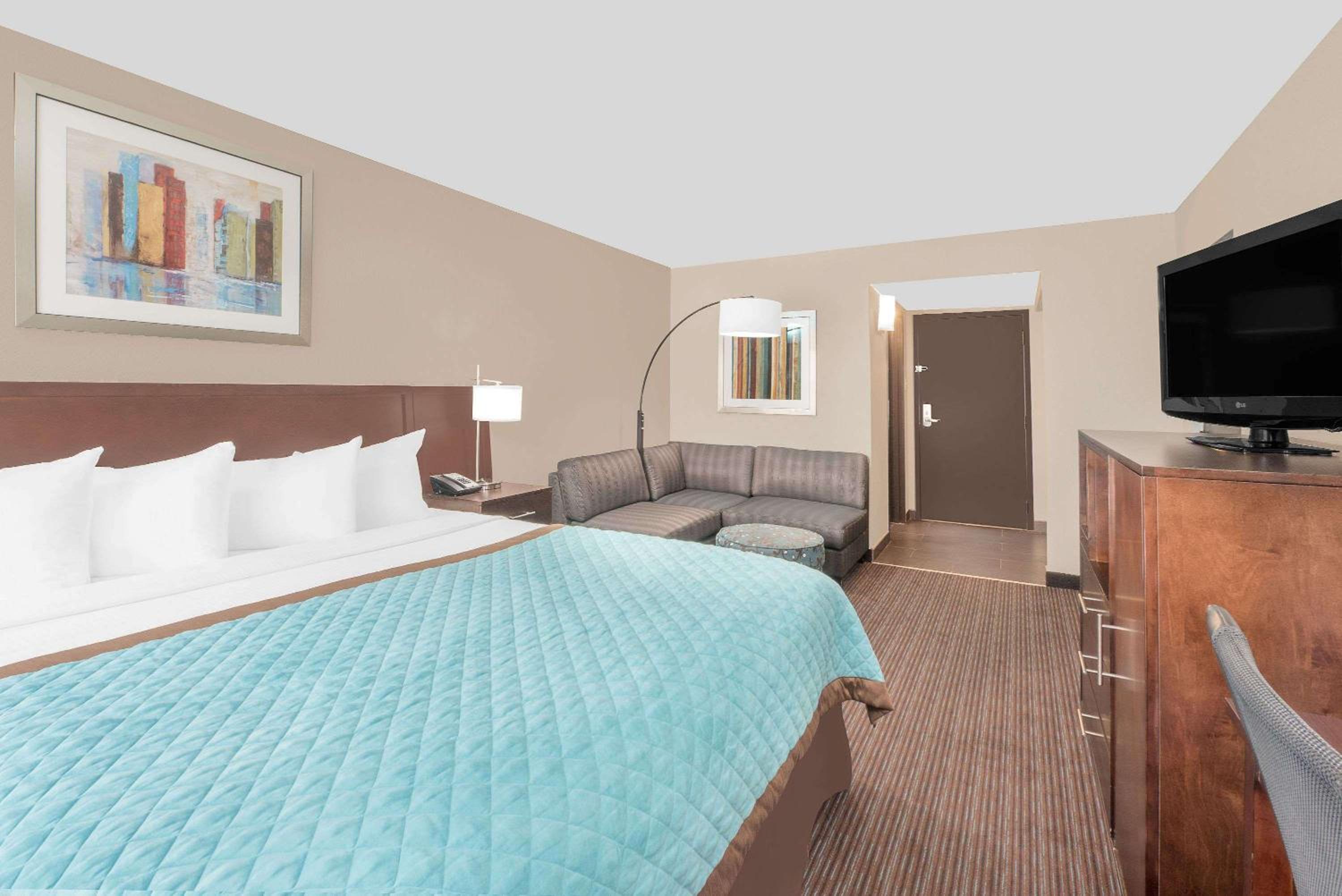 Superior King Room - Photo 7