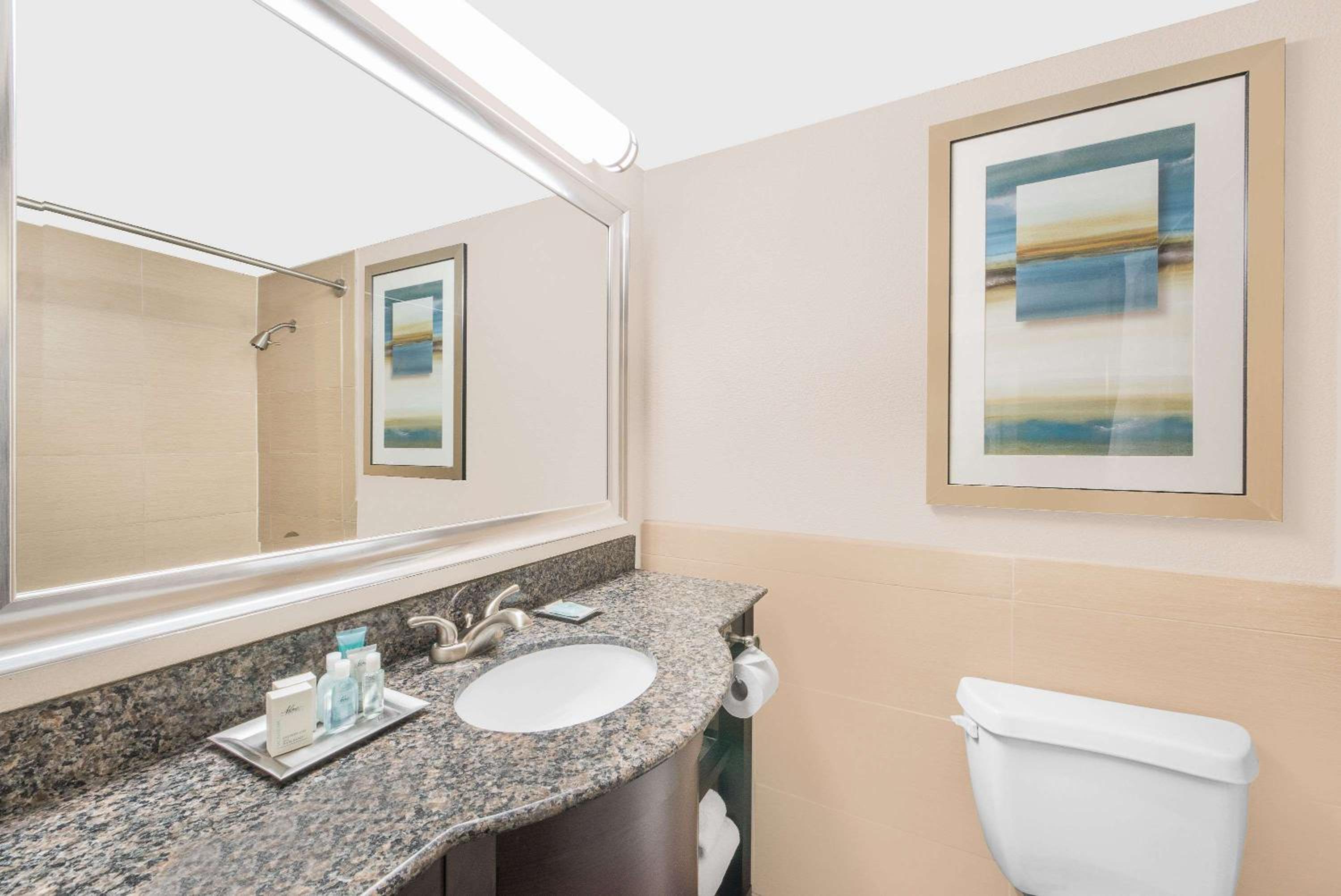 Superior King Room - Photo 6