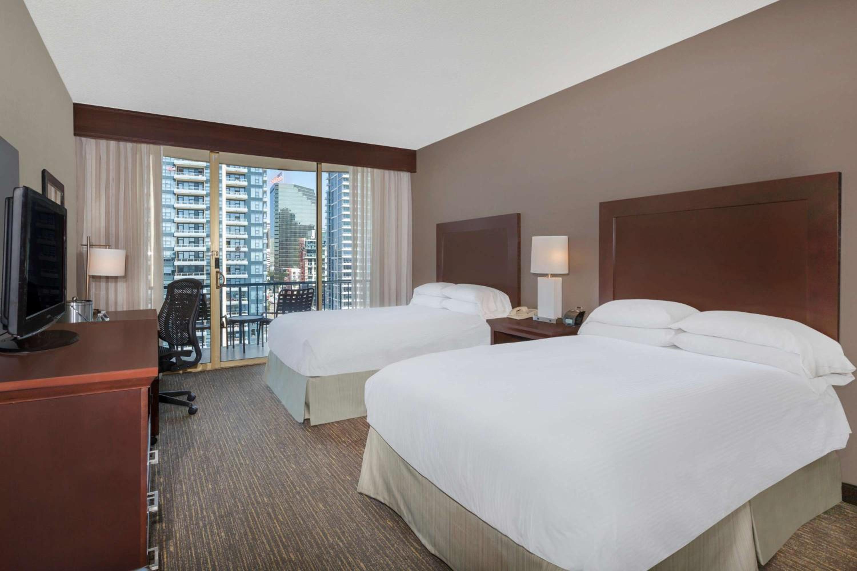 2 Double Beds, Superior Room, Skyline View, Non-Smoking