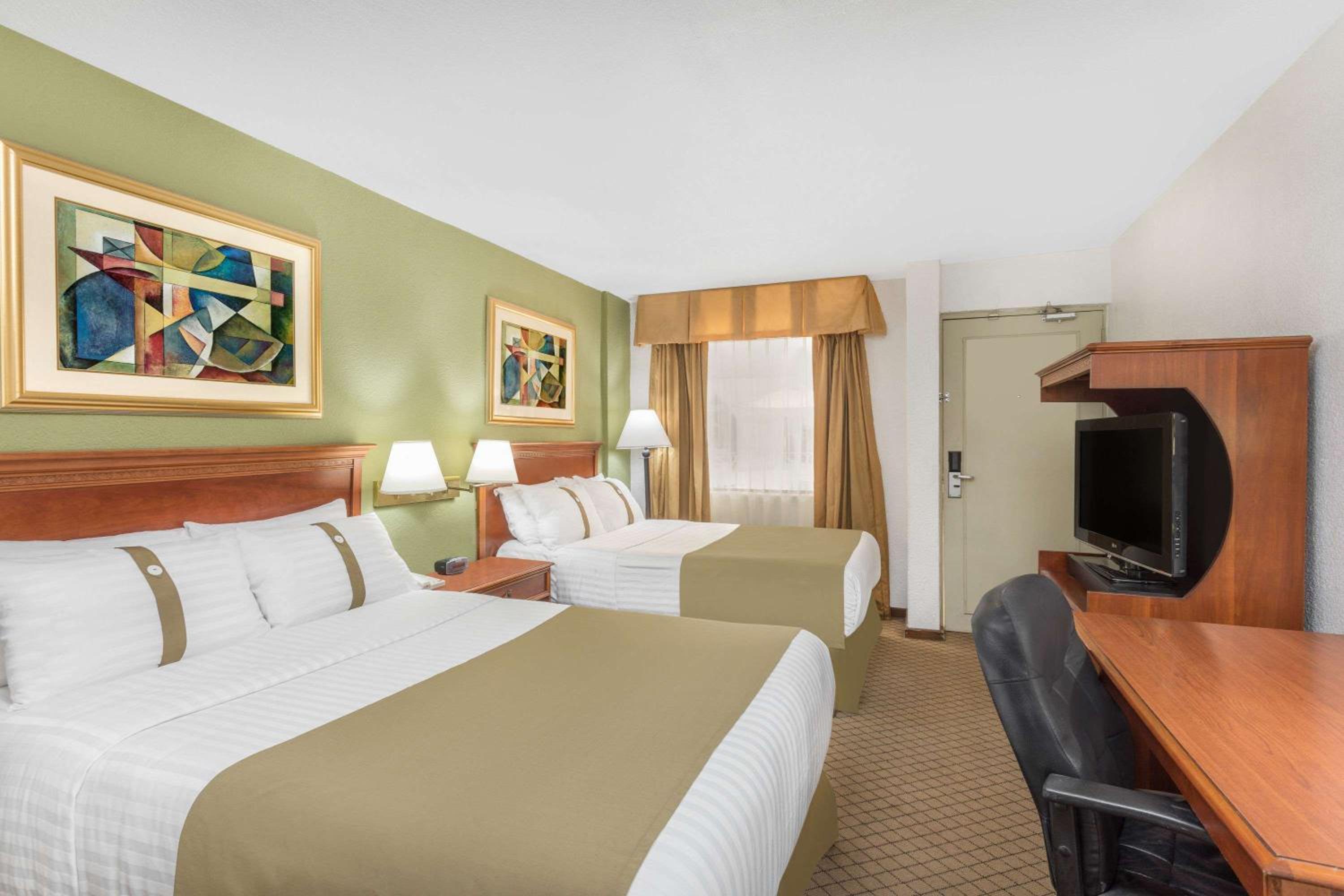 Double Room with Two Double Beds - Non-Smoking - Photo 3