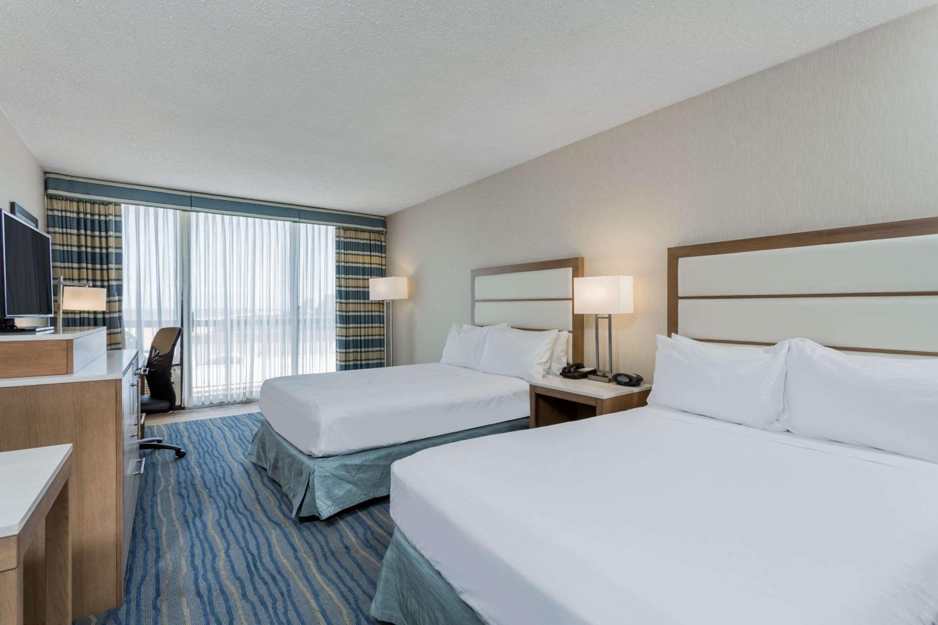  Oceanfront Room with Two Queen Beds  - Photo 1
