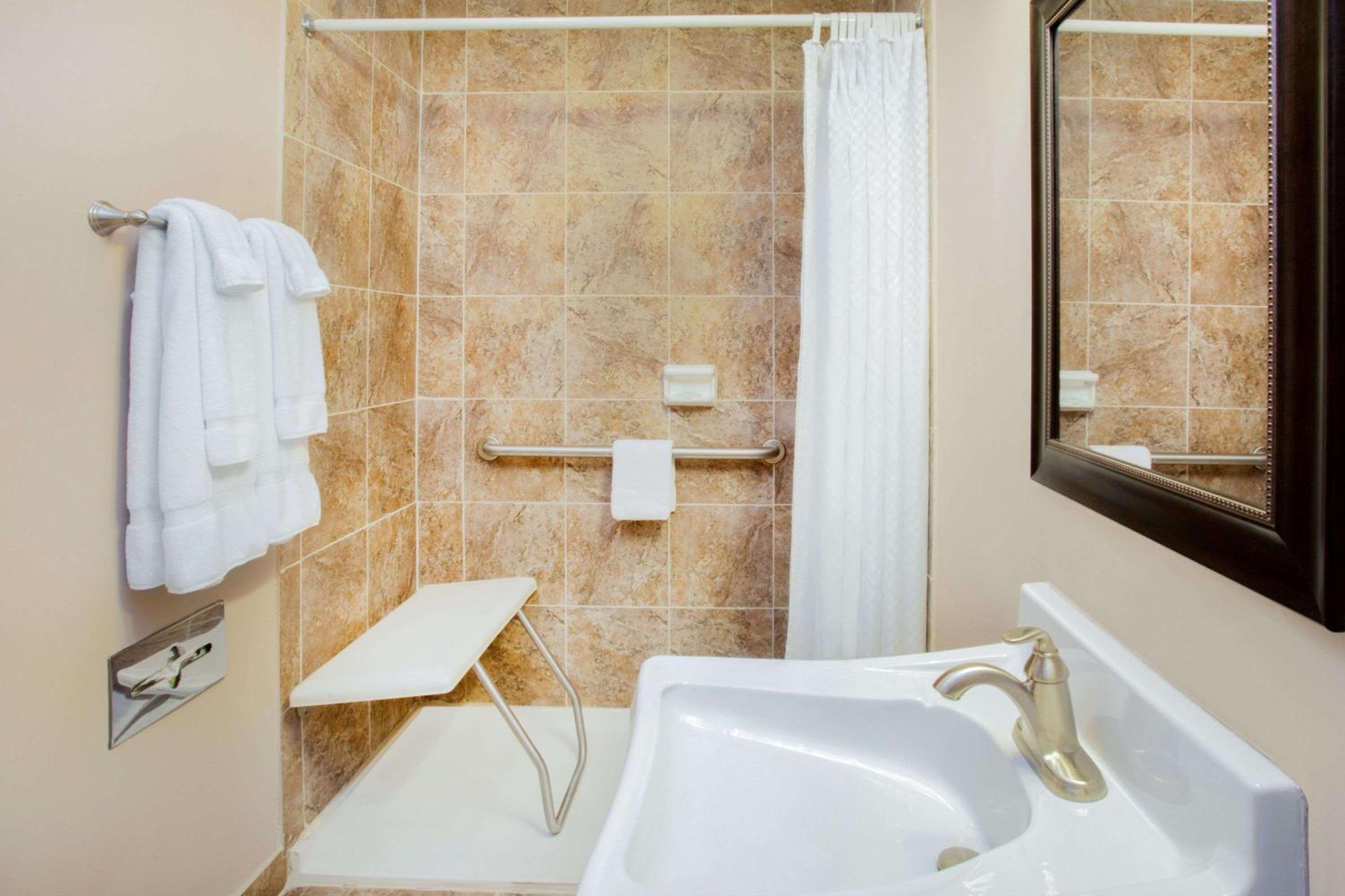 King Room - Mobility Access/Non-Smoking