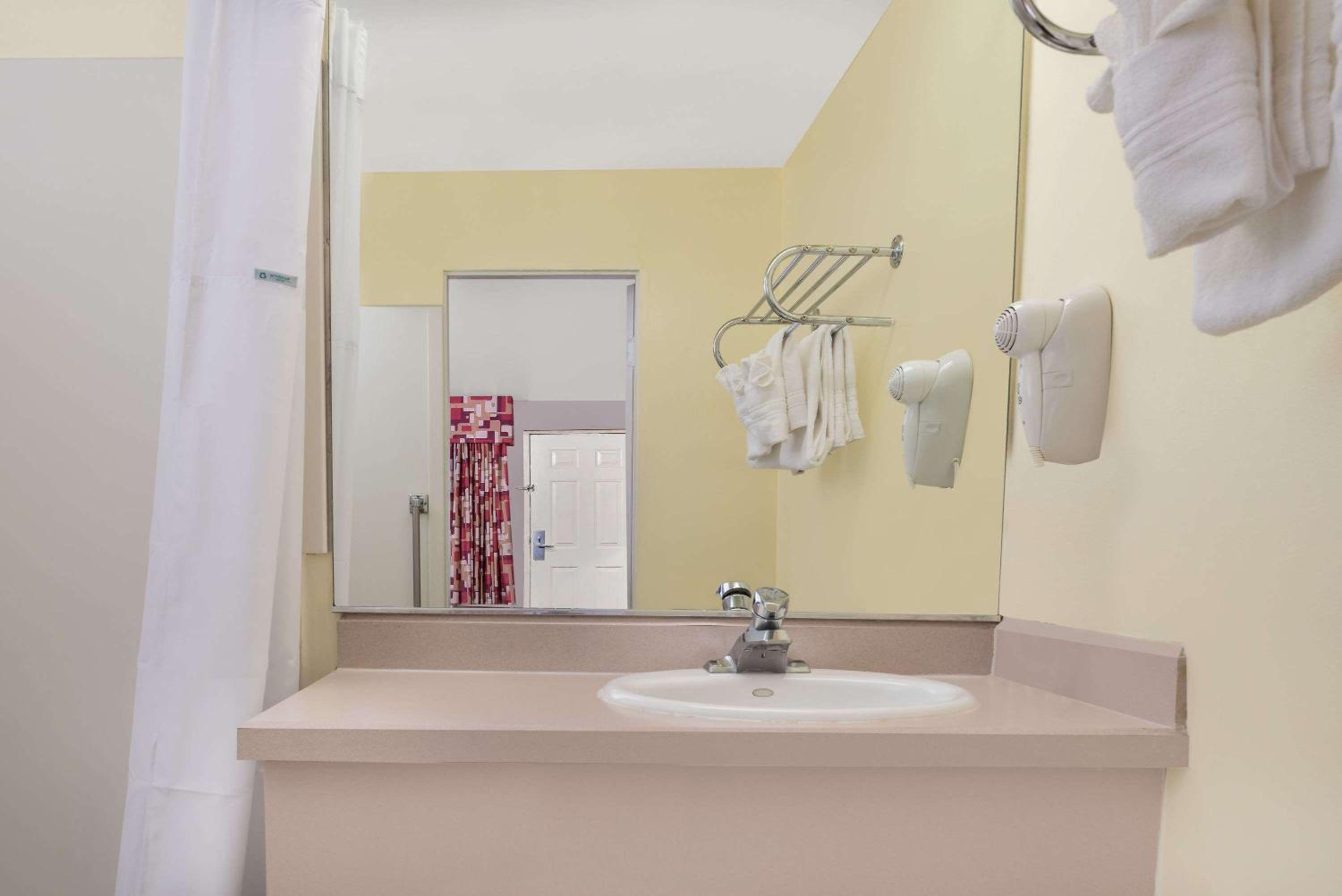 Double Room with Three Double Beds - Non-Smoking photo 1