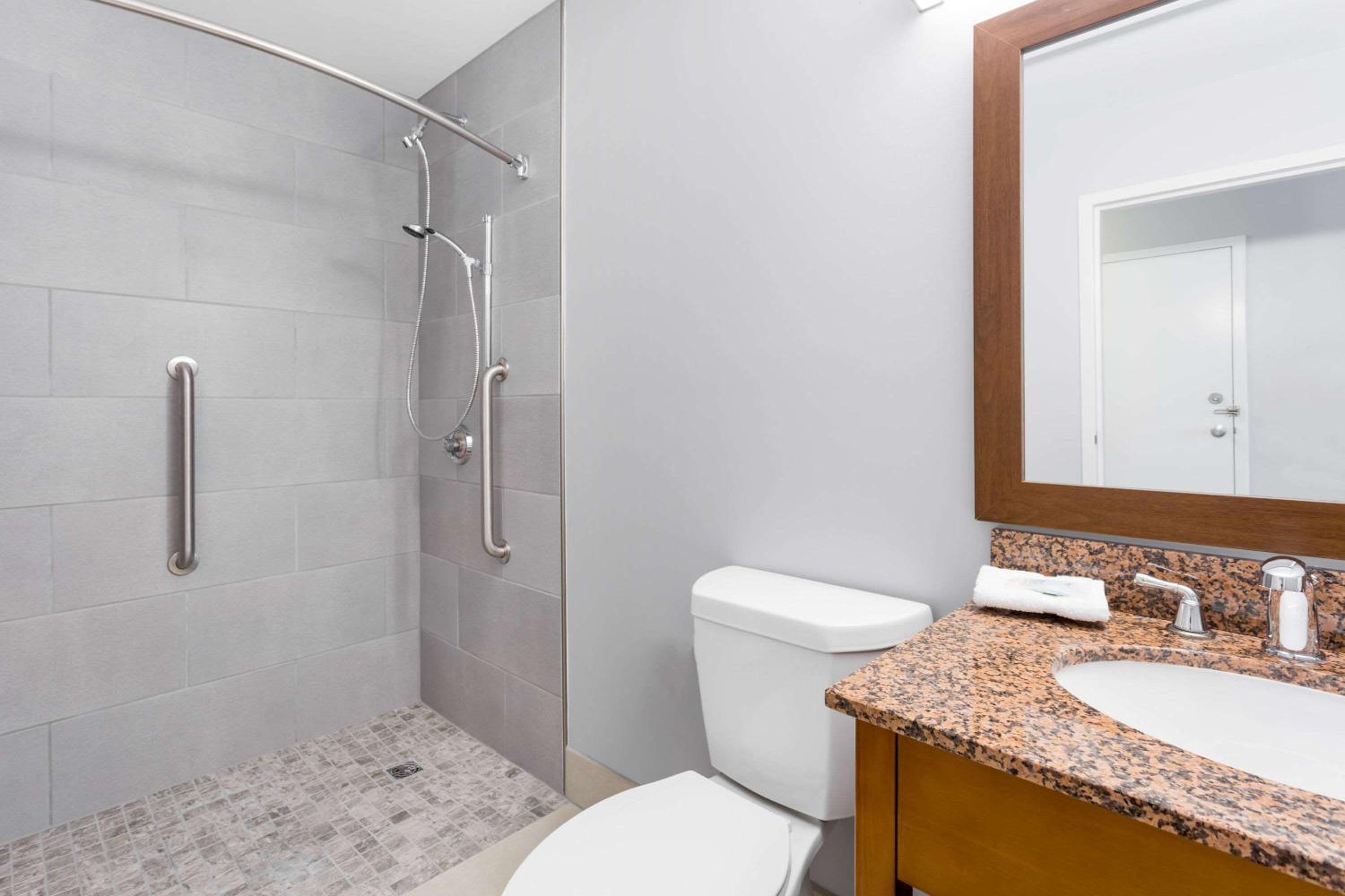 King Room - Disability Access - Photo 4