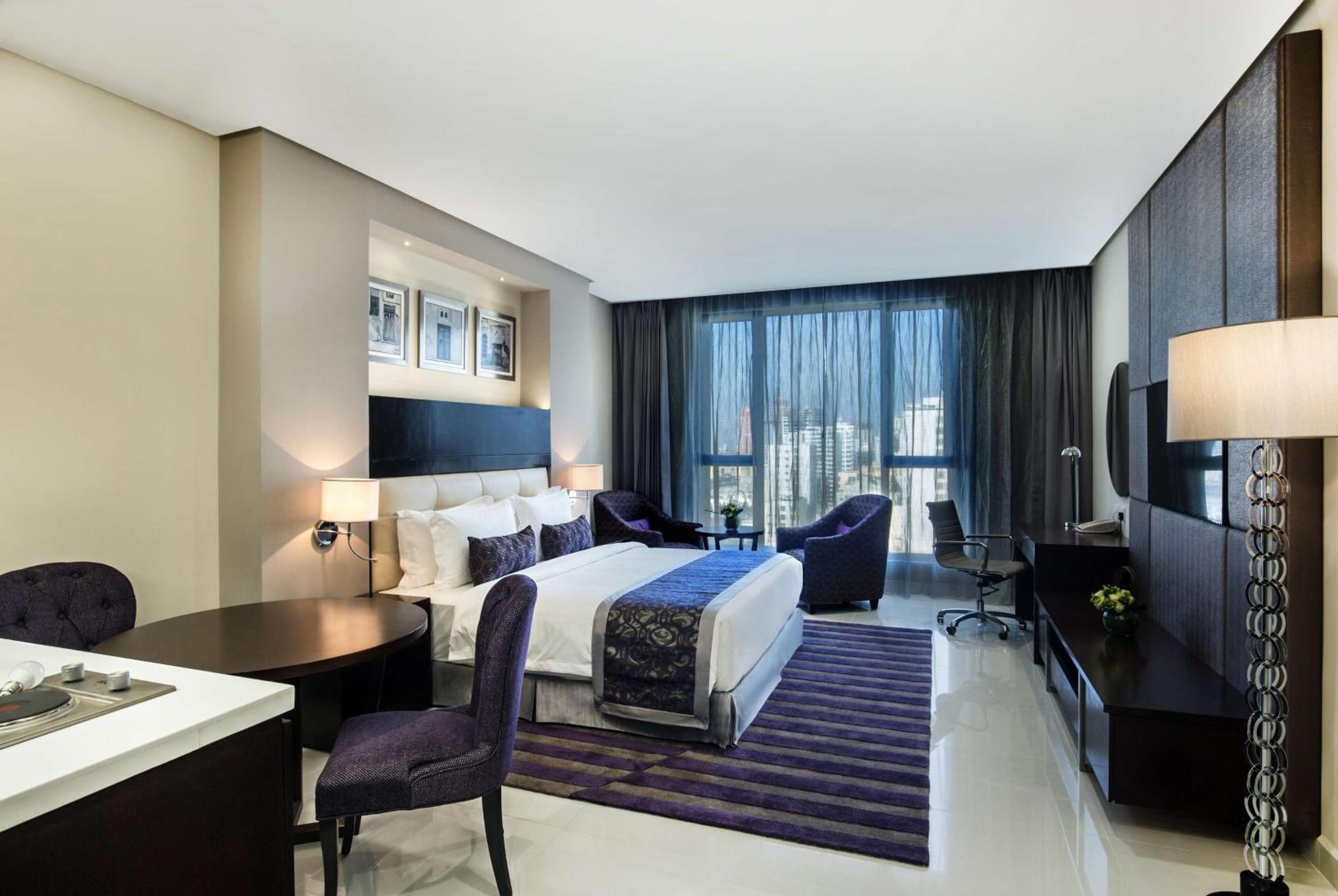 Deluxe King Room Smoking