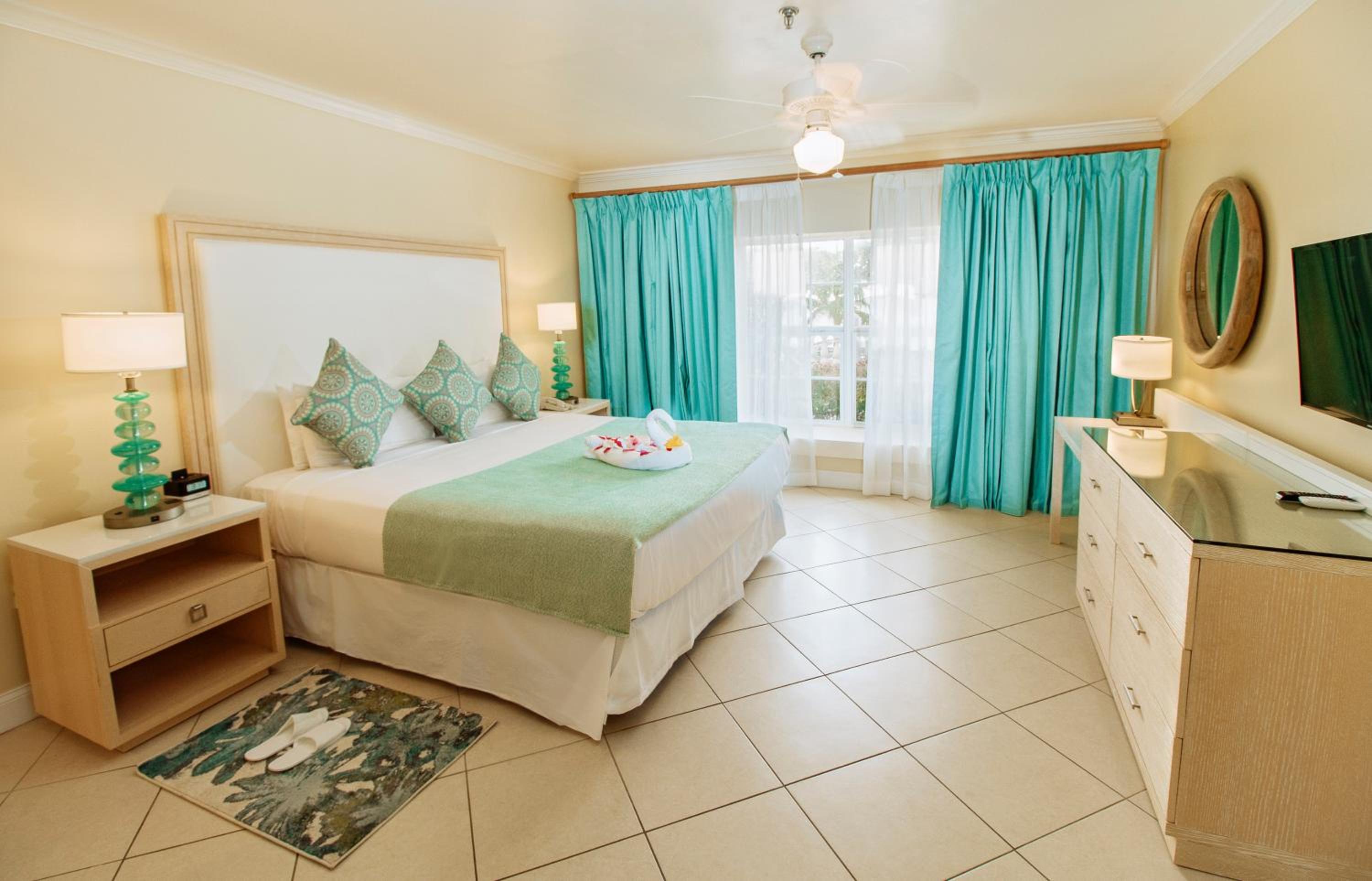 One Bedroom Suite Beach Front King