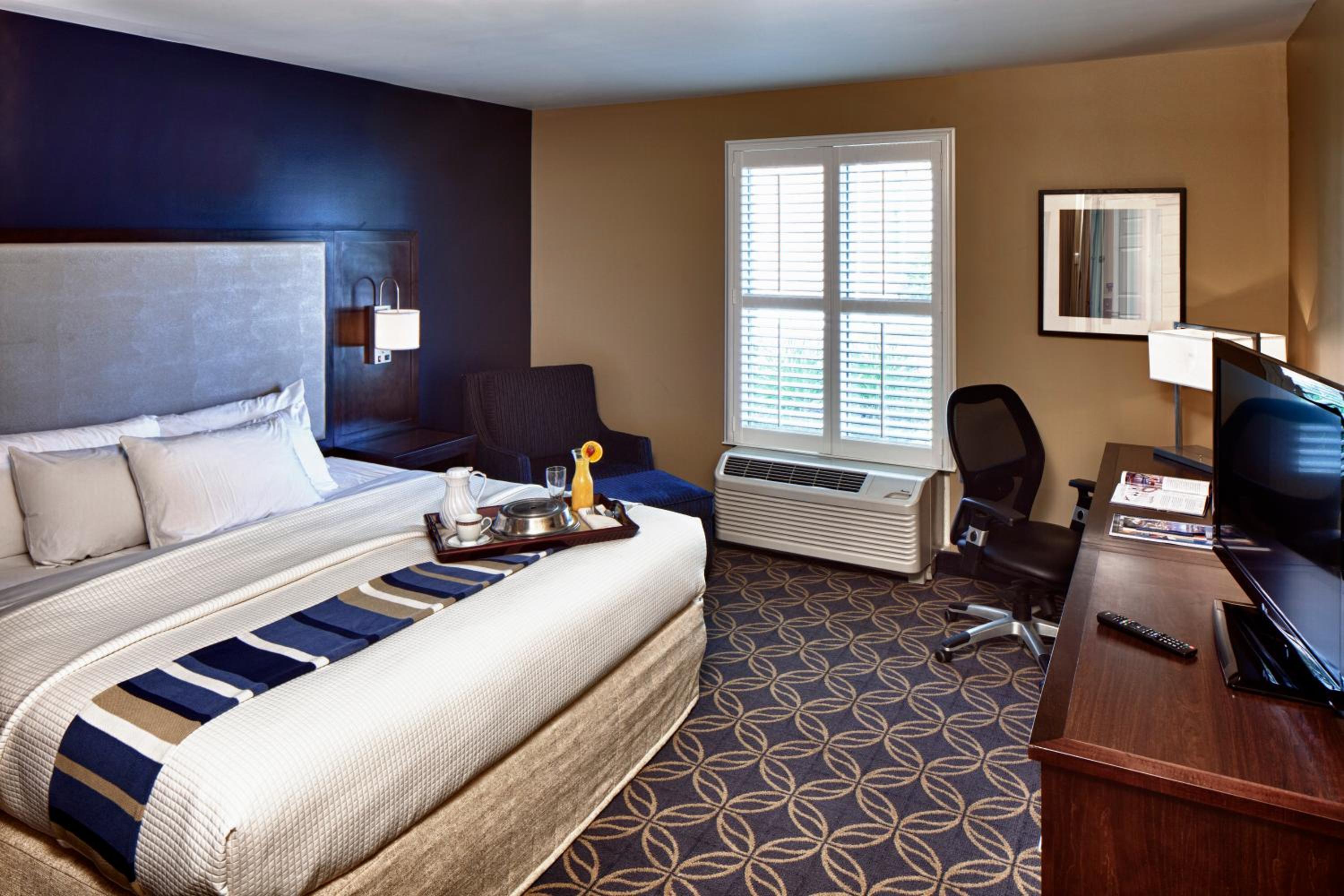 Standard King Room - Photo 1
