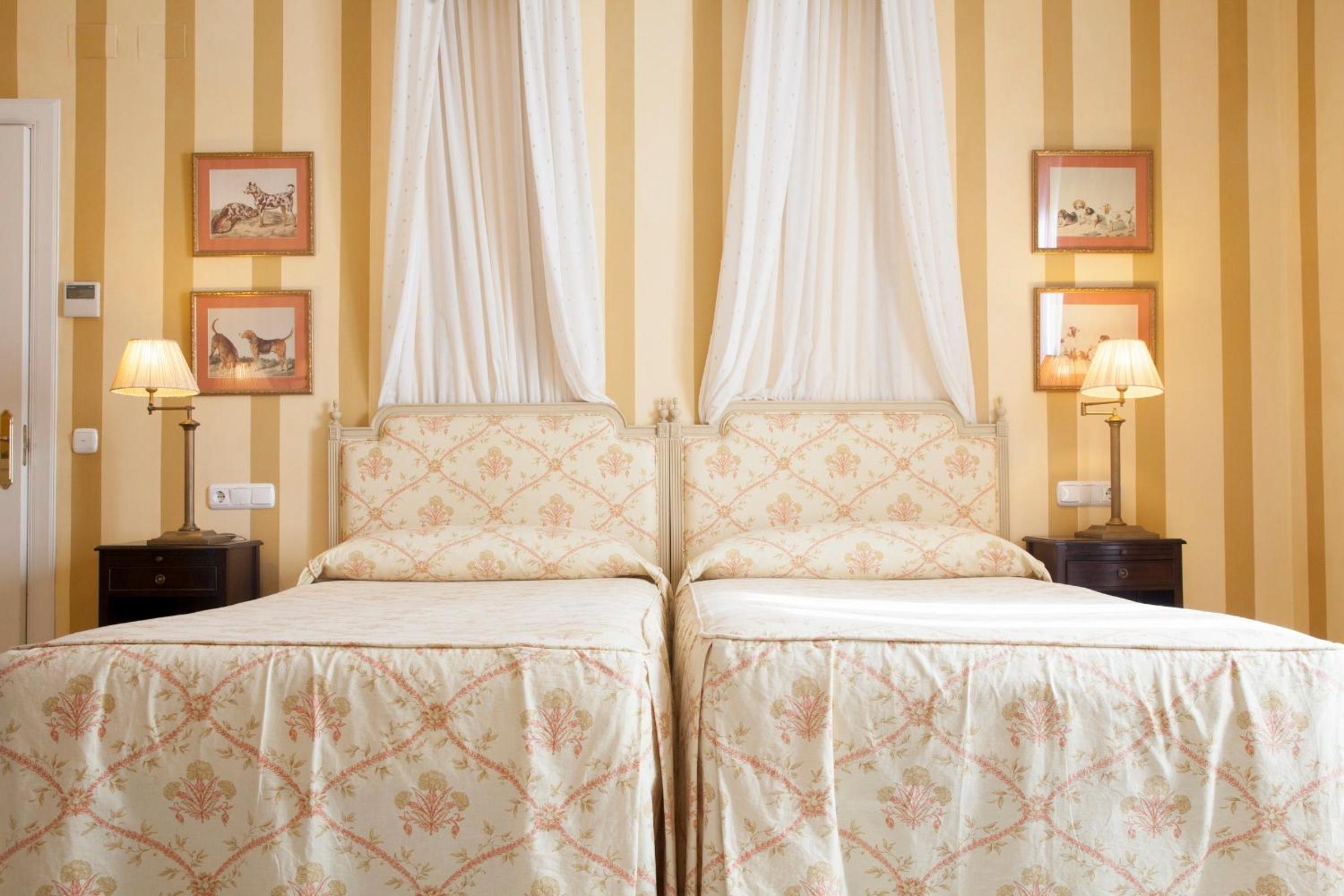 Double or Twin Room - Photo 3