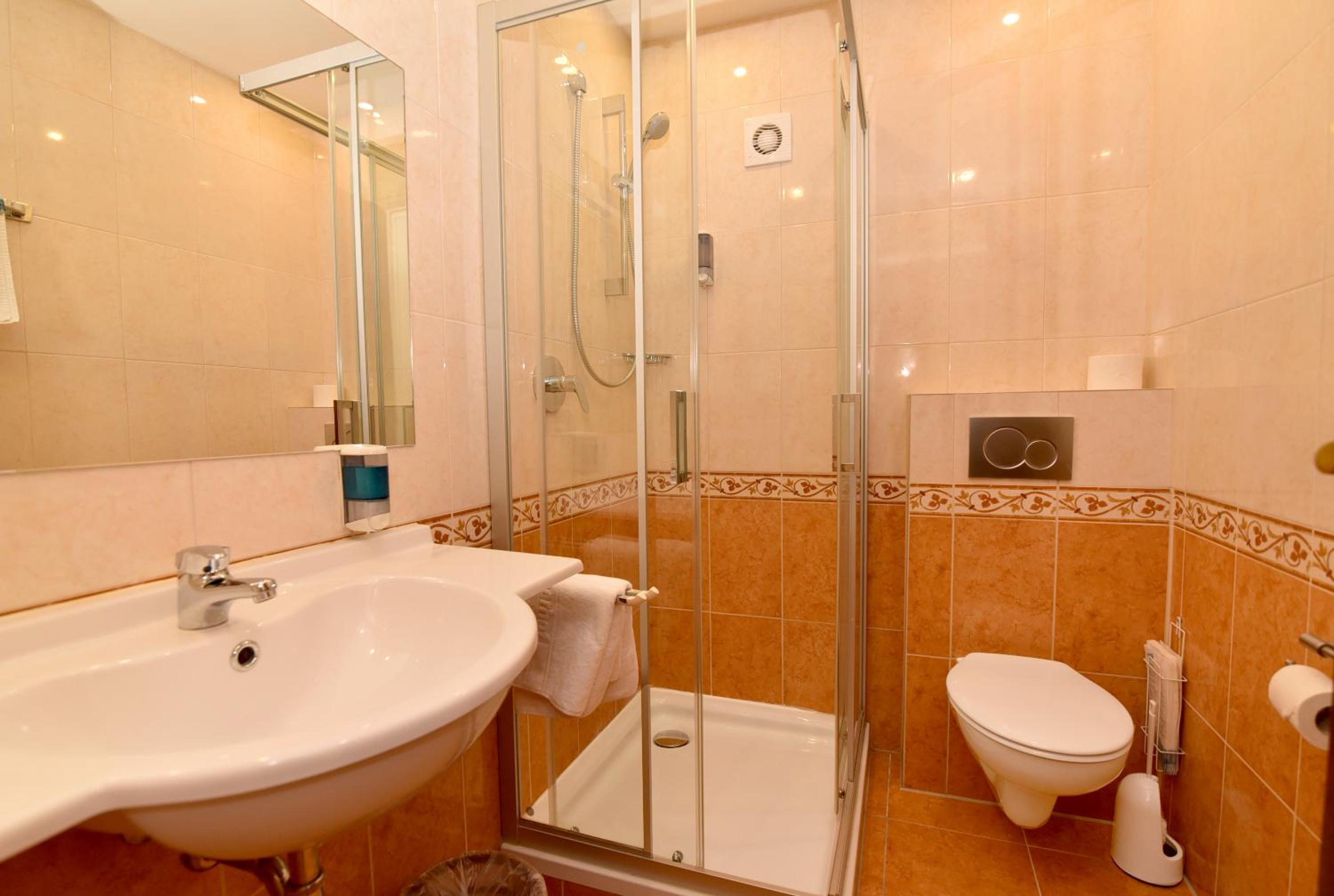 Double Room - Photo 2
