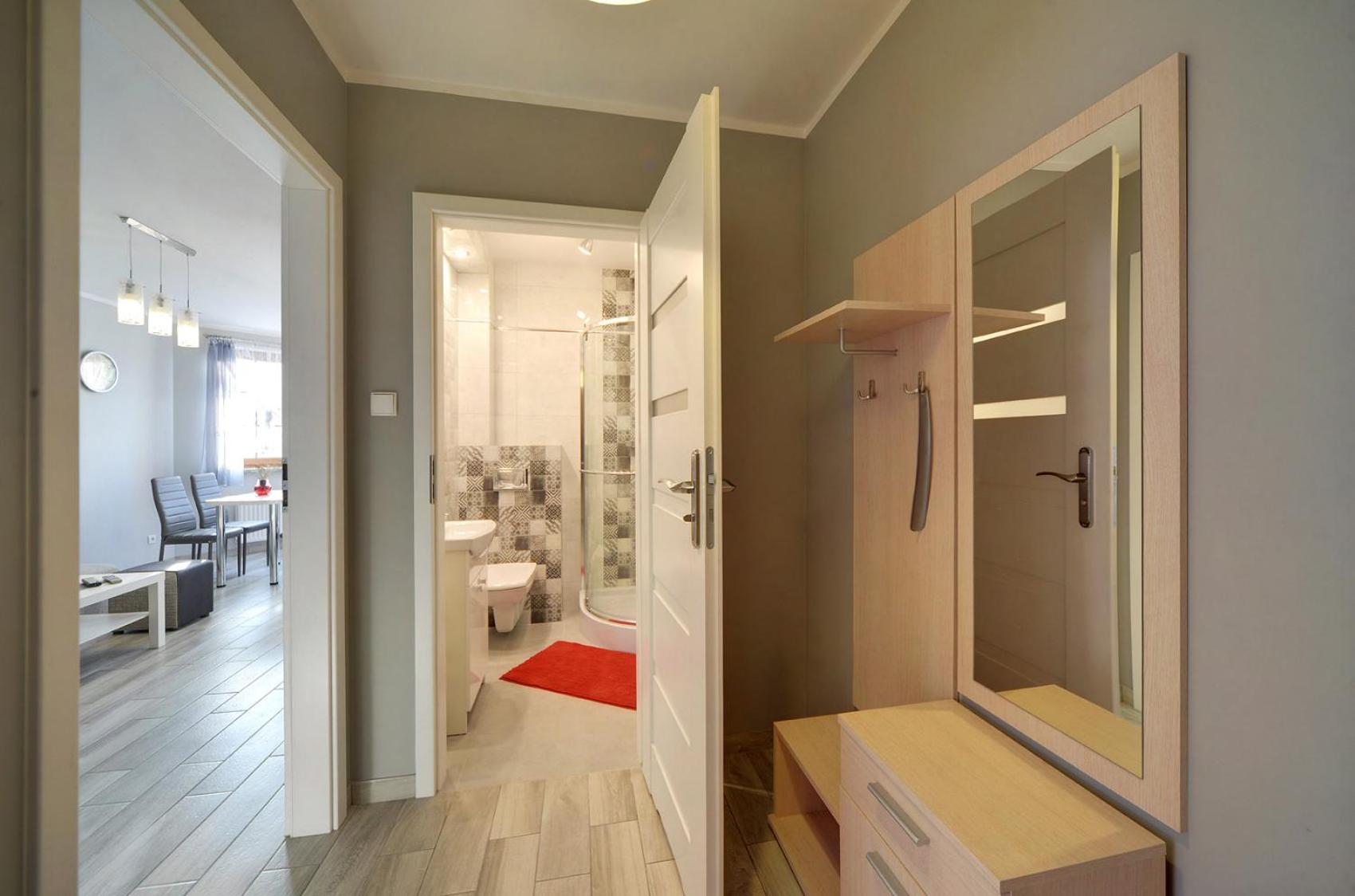 Apartment with Balcony - Photo 4