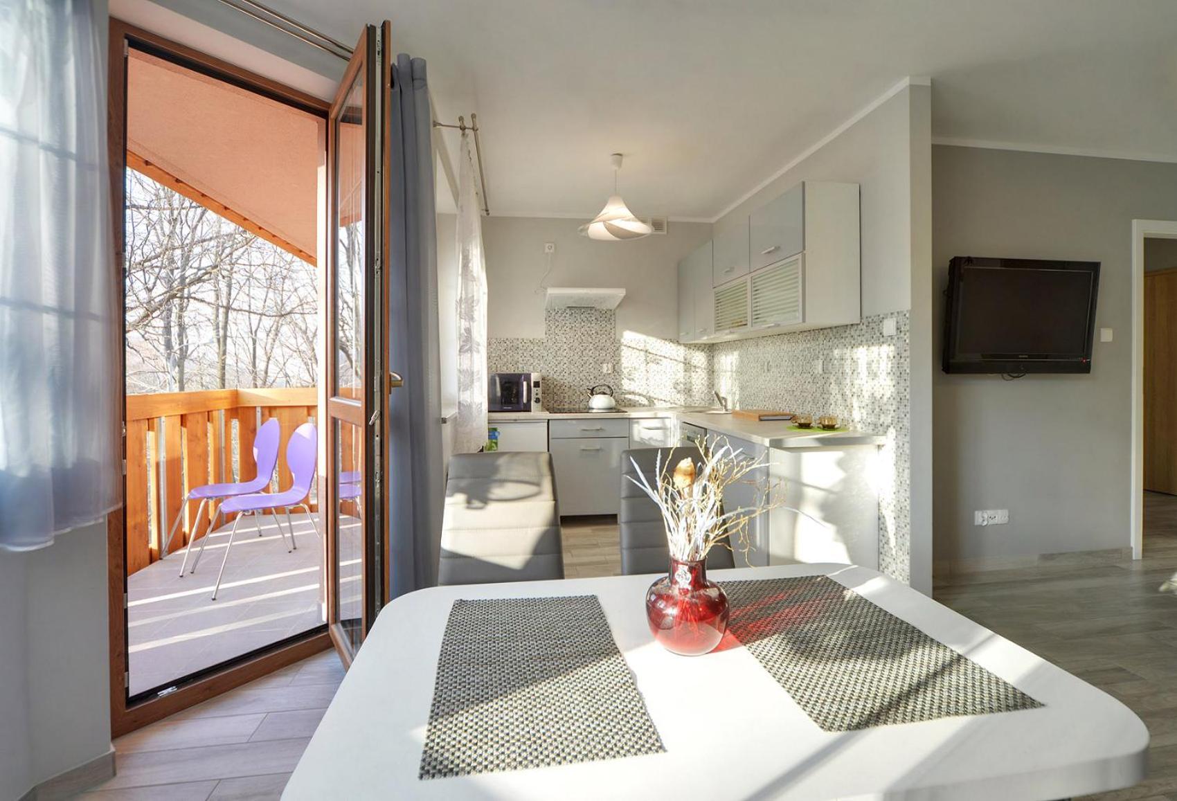Apartment with Balcony - Photo 10