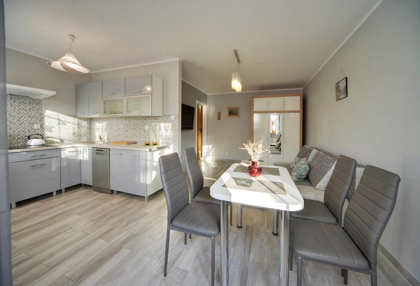 Apartment with Balcony - Photo 11