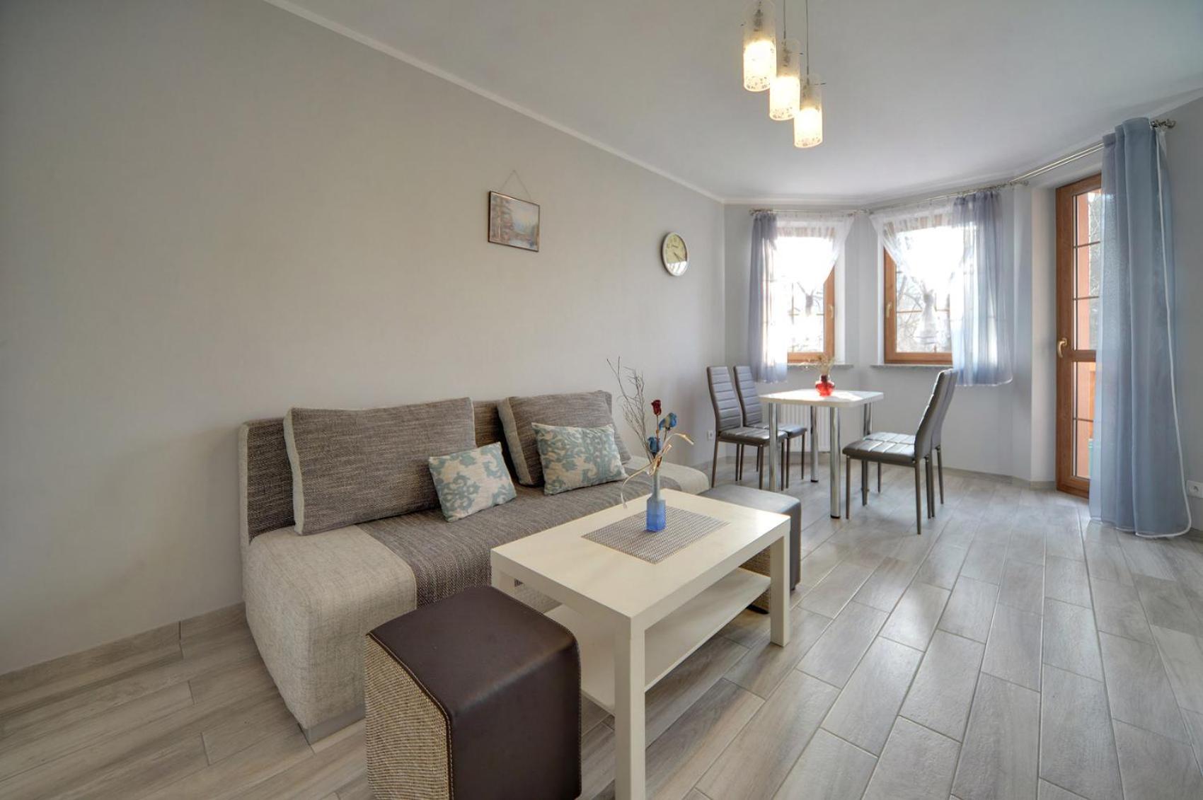 Apartment with Balcony - Photo 17